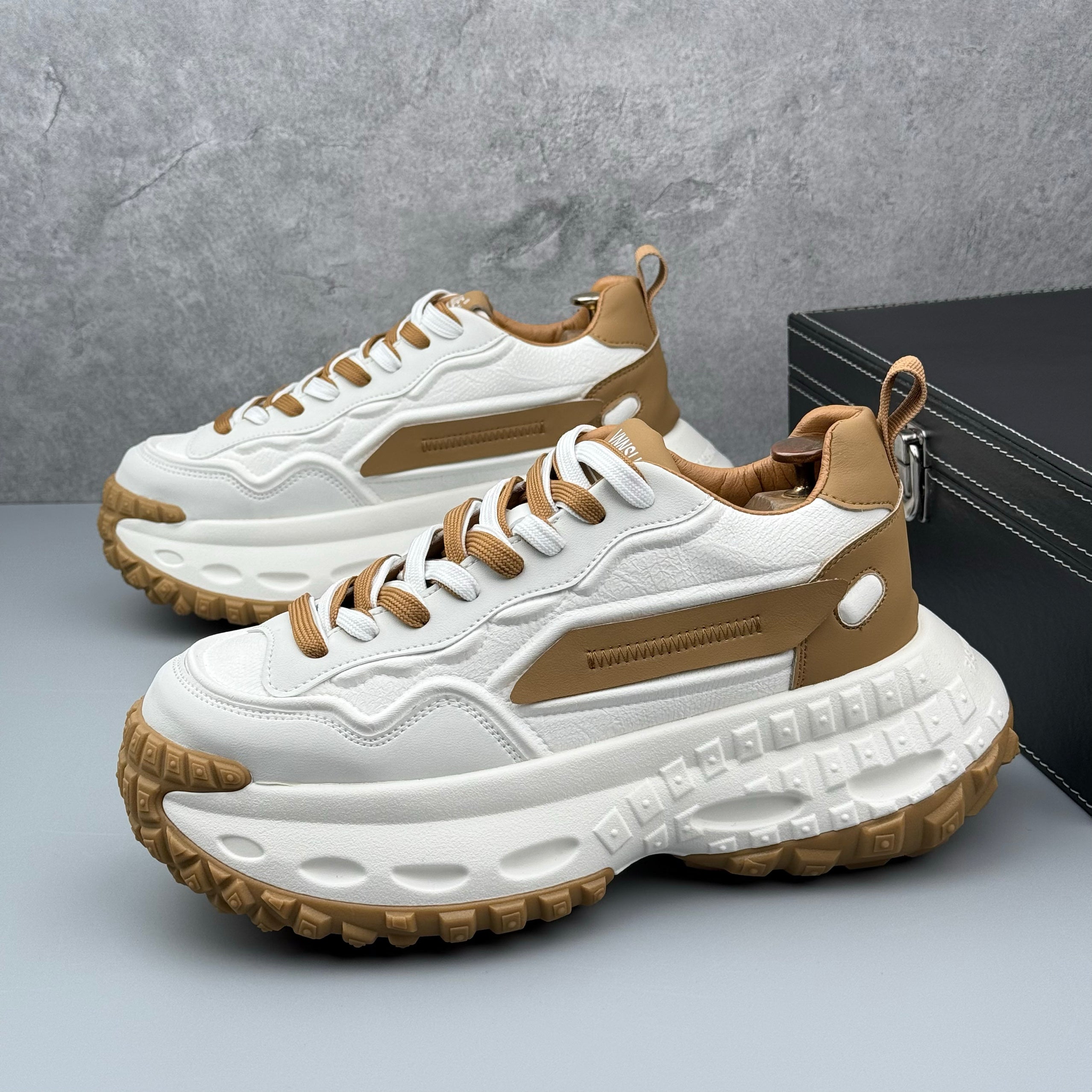 Hybriss ElevateCore White Camel– Youth Dad Shoes