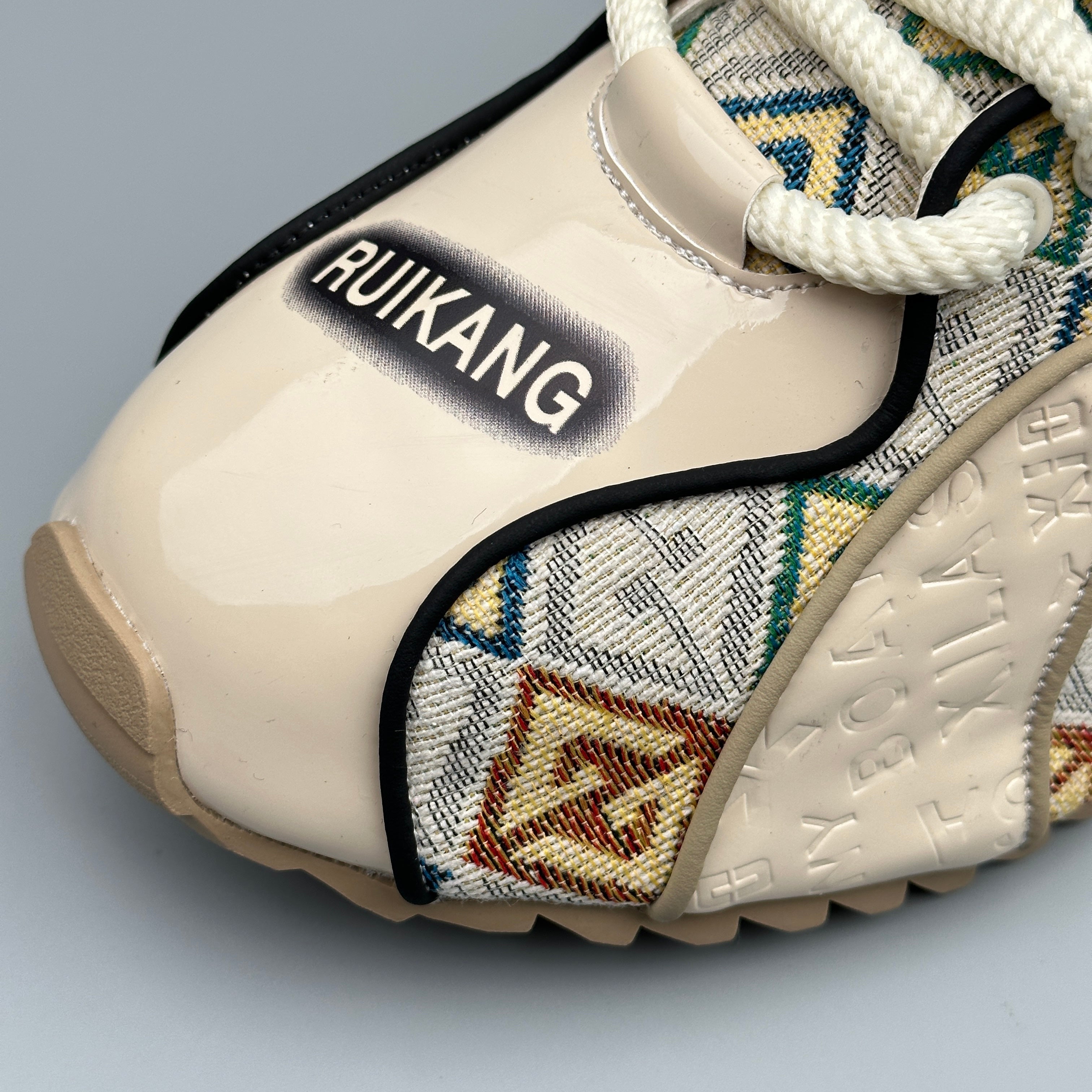 Hybriss Cabuncci EmbroLift Beige– Casual Shoes