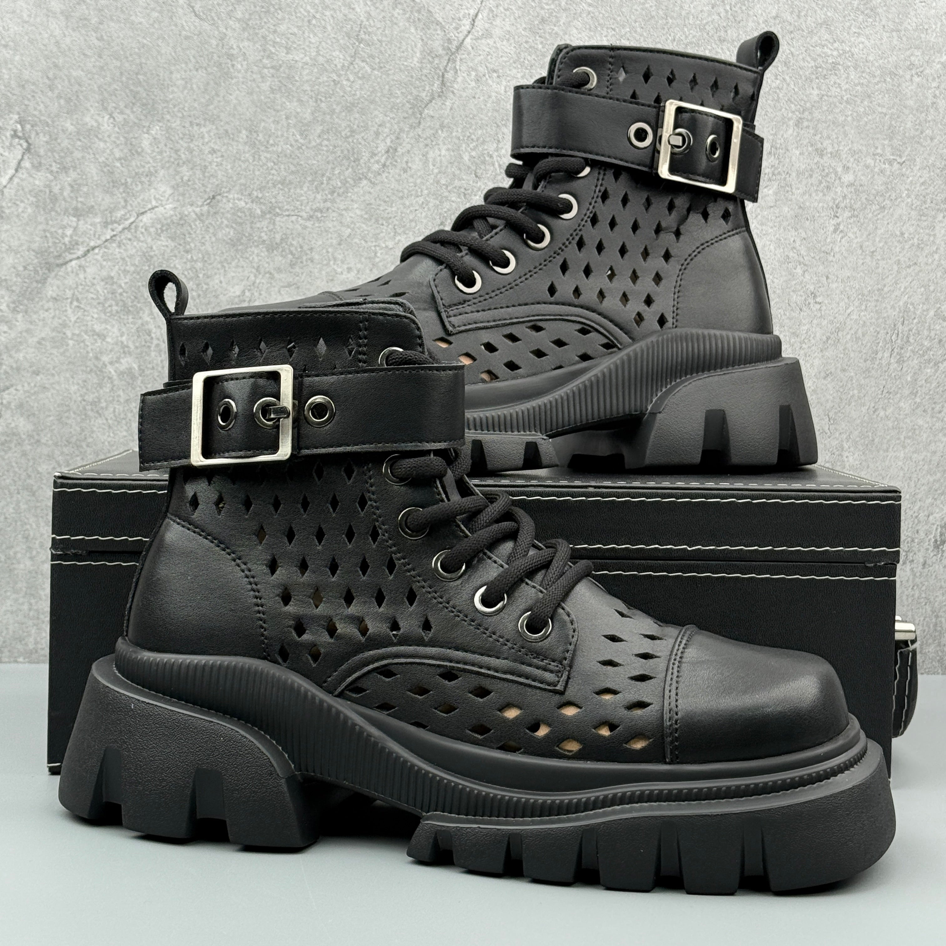 Hybriss Axis– Square Toe Martin Boots