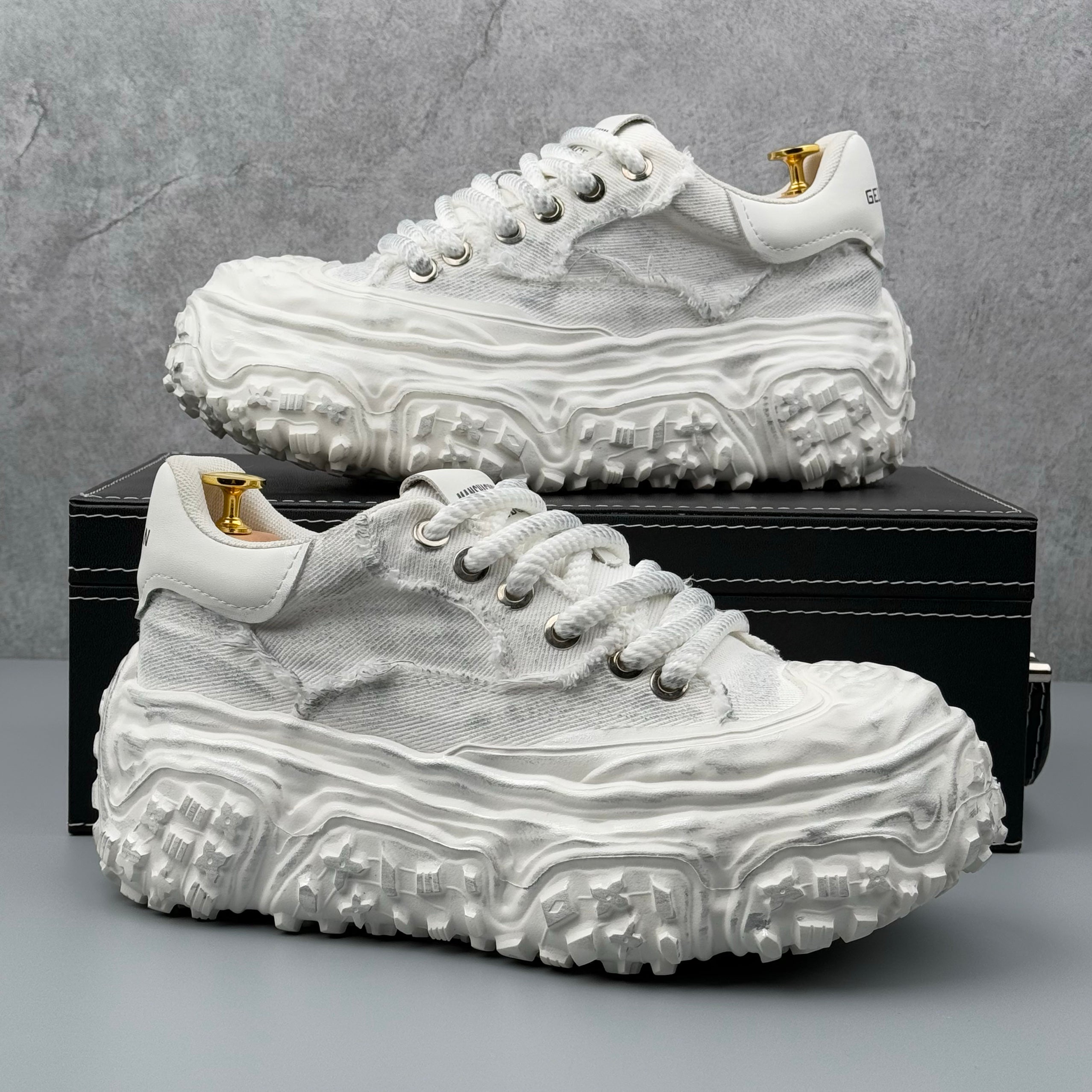 Hybriss UCOC TasselRise White– Youth Dad Shoes