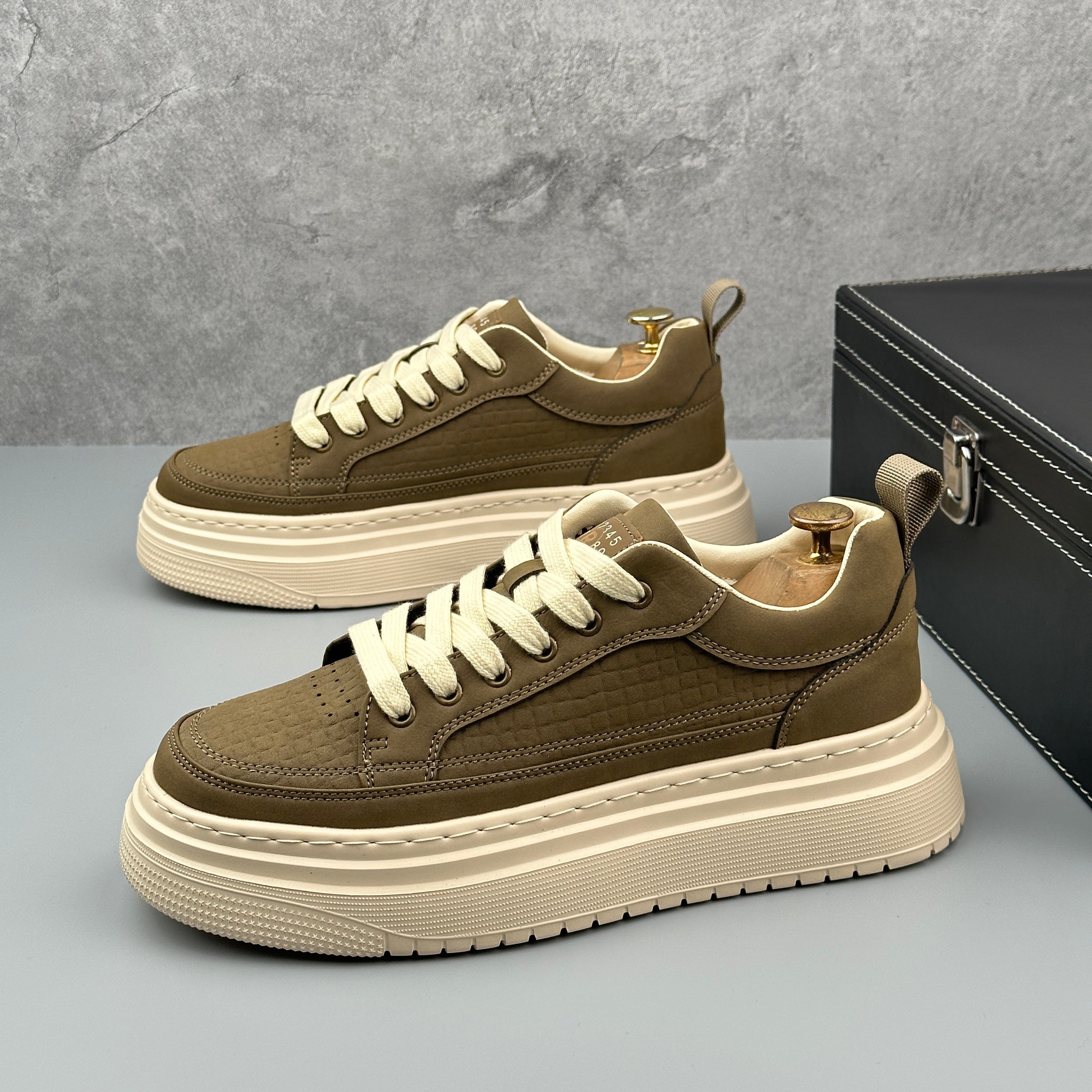 Hybriss ThreadLine Khaki– Schlichte Mikrofaserleder Sneakers