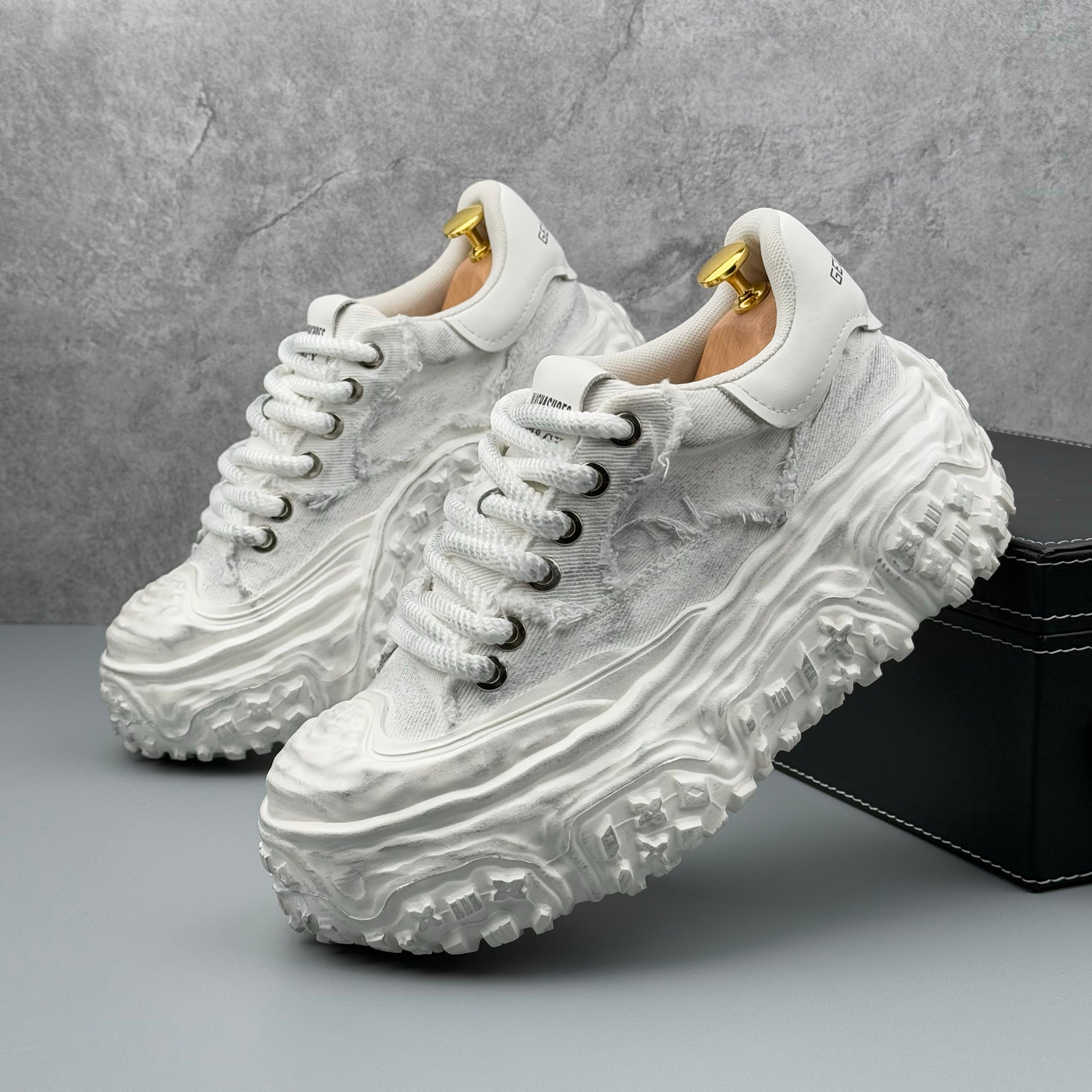 Hybriss UCOC TasselRise White– Youth Dad Shoes