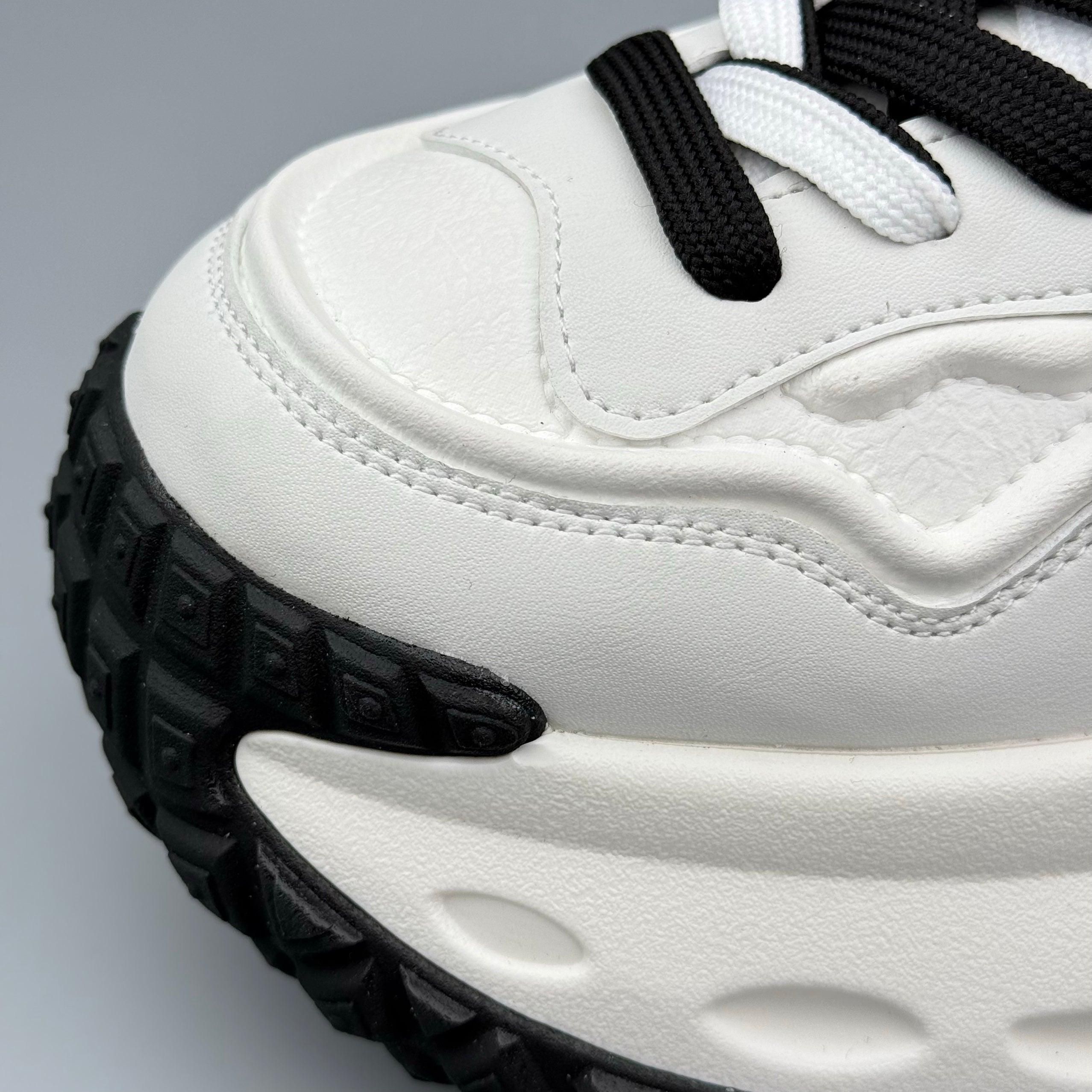 Hybriss ElevateCore Black White– Youth Dad Shoes