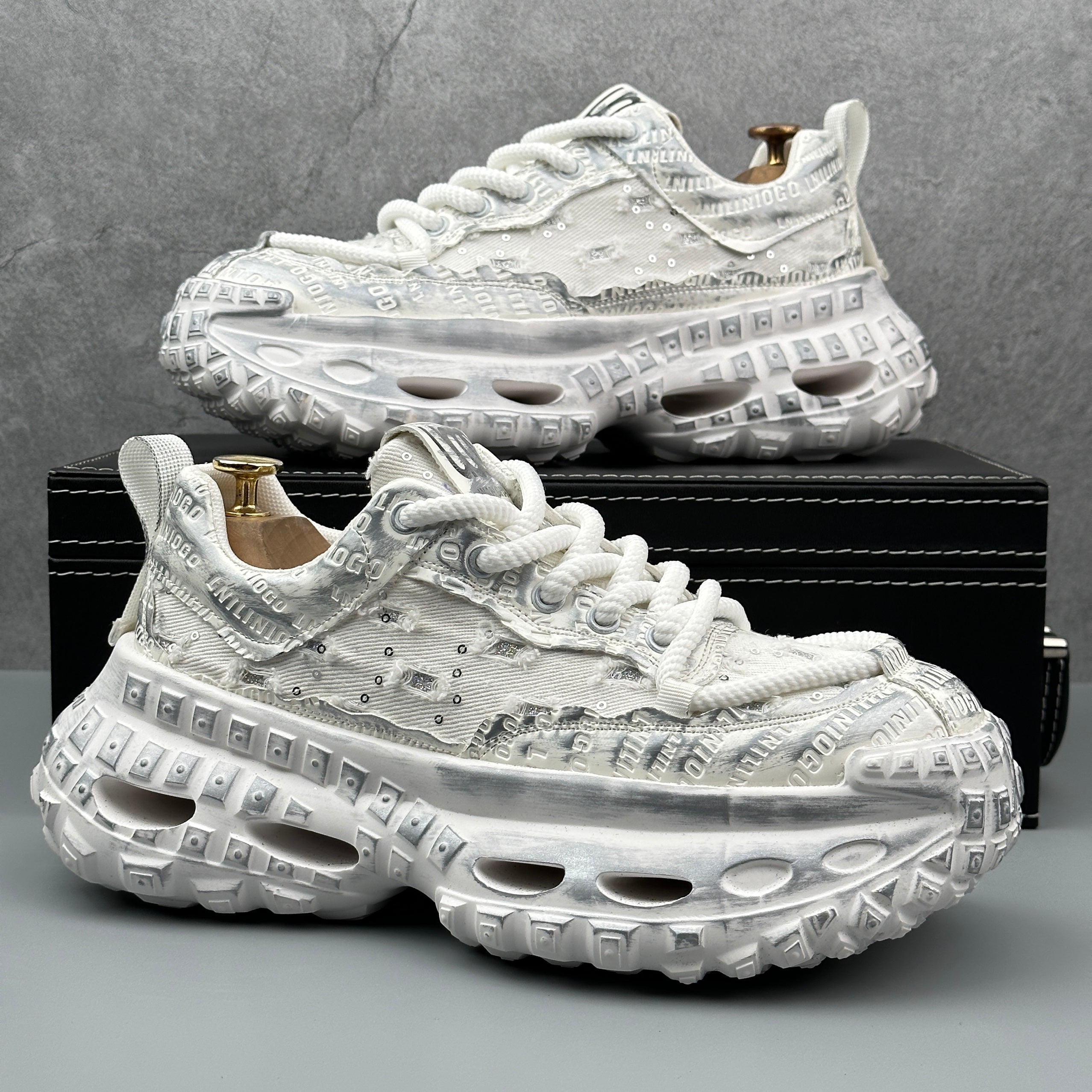 Hybriss RetroSpark White– Youth Retro Dad Shoes