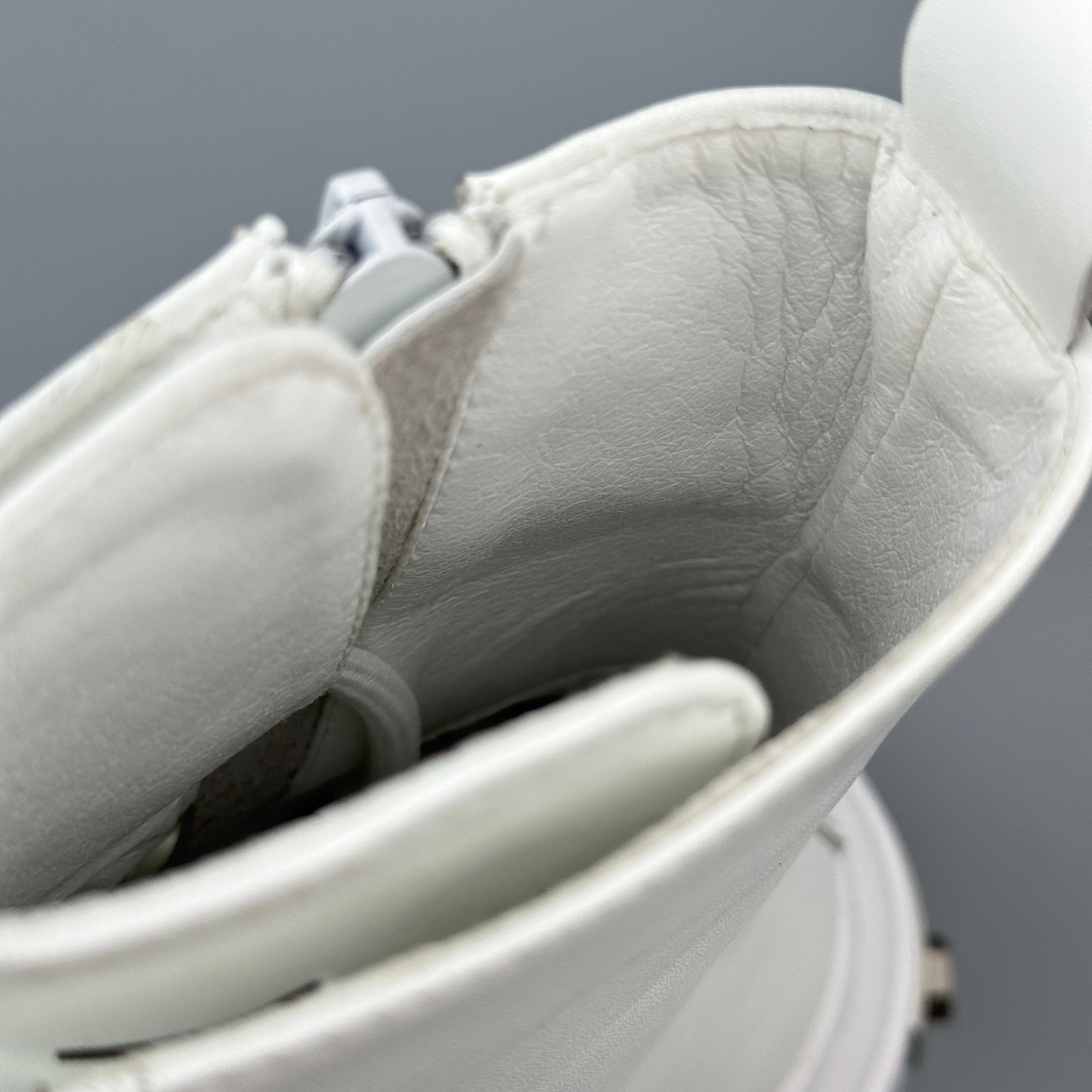 Hybriss Sovereign– European Style Martin Boots