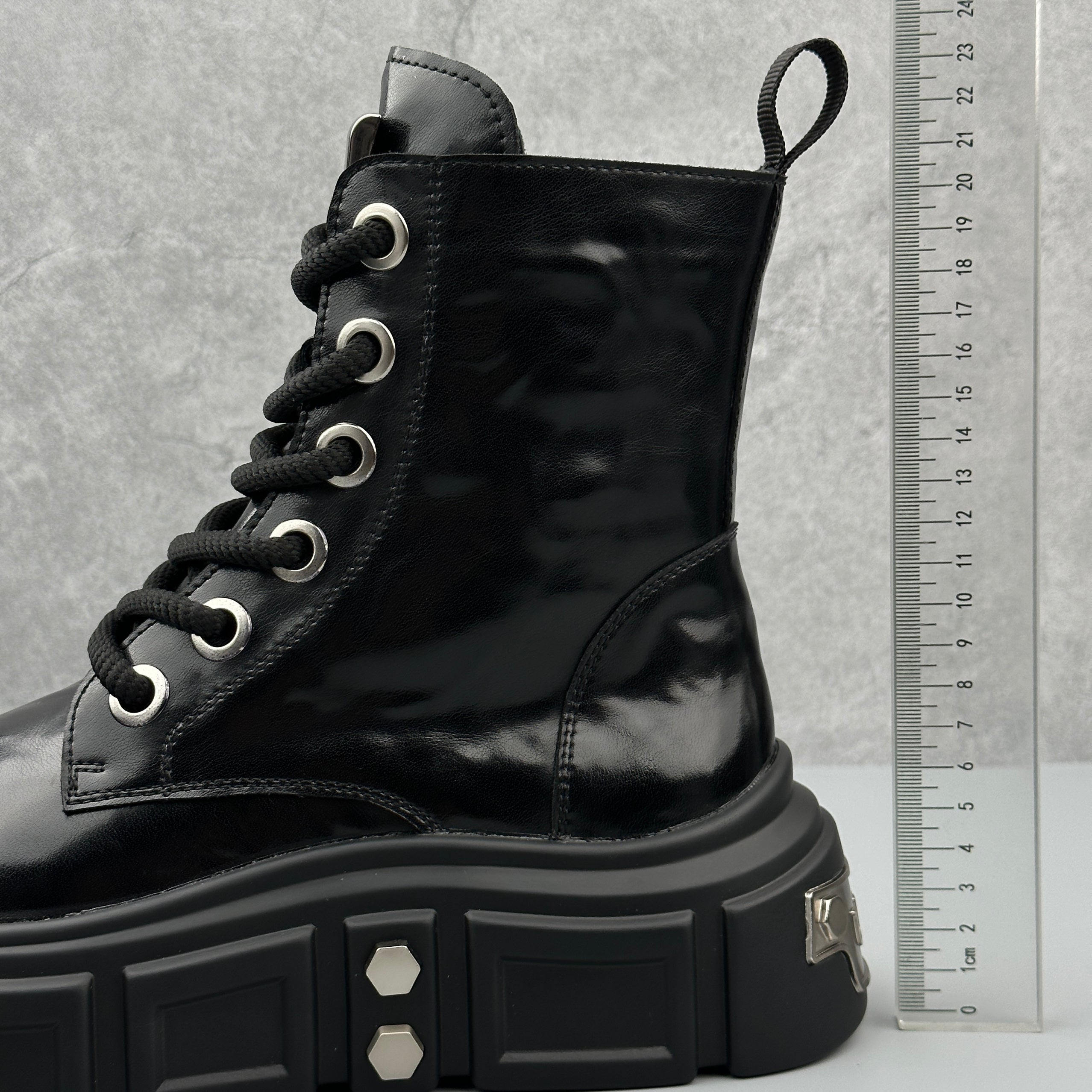 Hybriss Baron– British Style Martin Boots