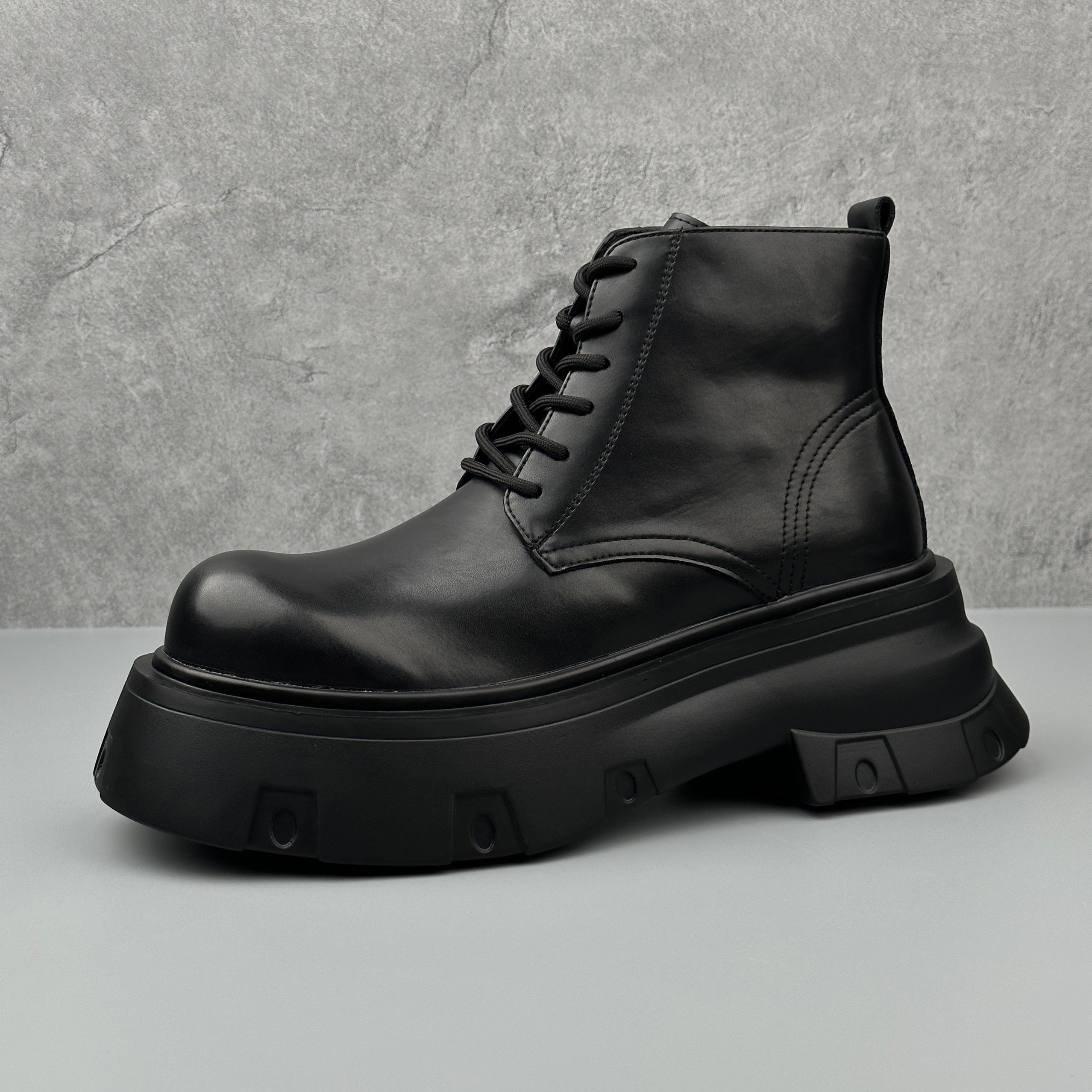 Hybriss Noble– Minimalist Martin Boots