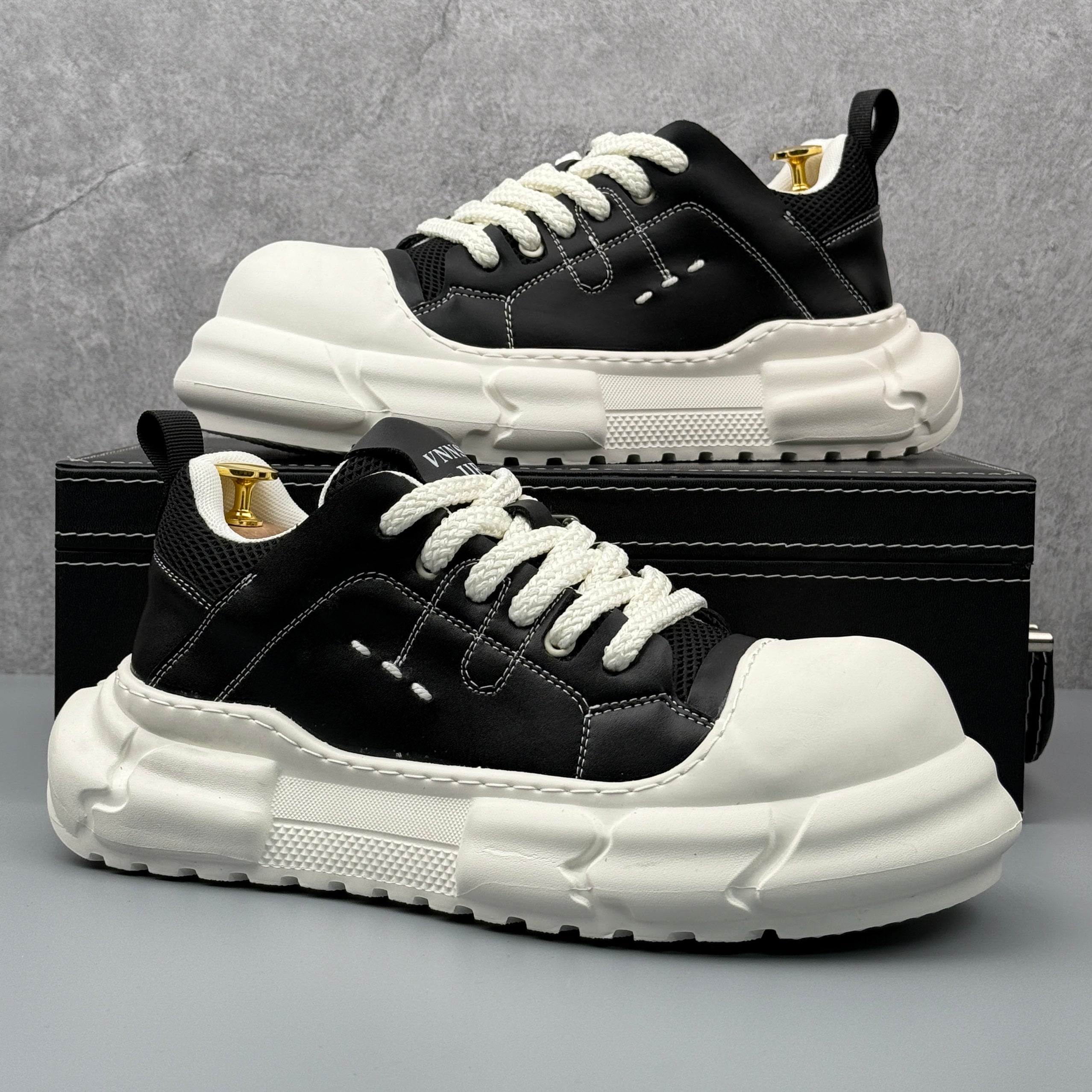 Hybriss SimpleStitch Black White– PU & Mikrofaserleder Sommer-Sneakers