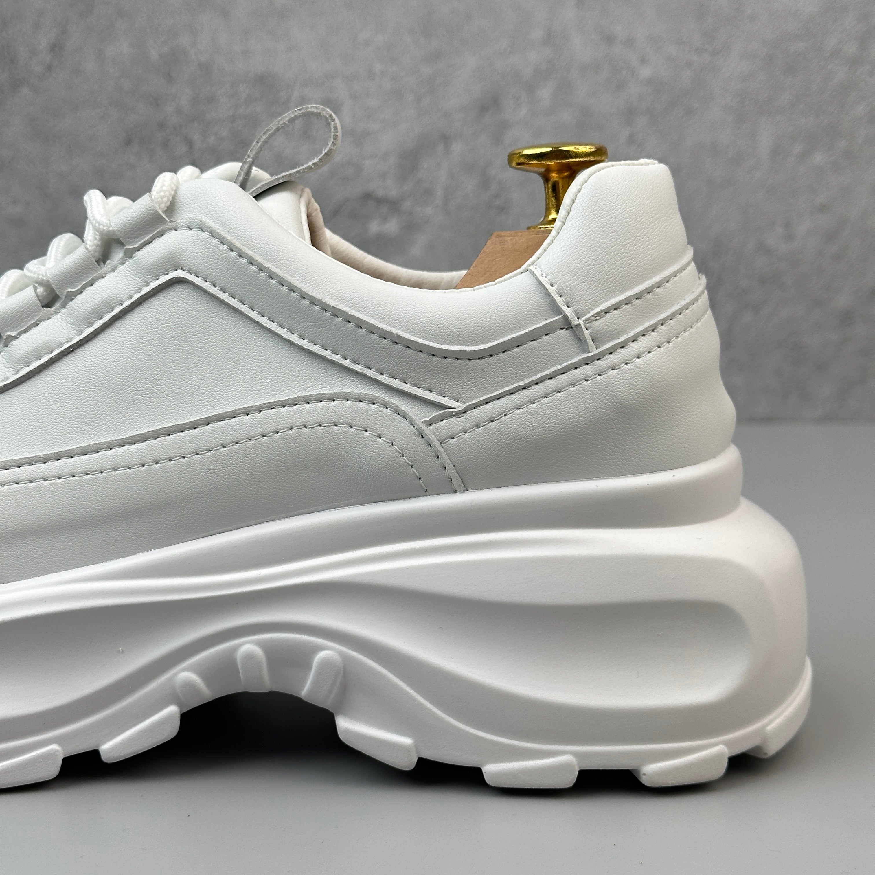 Hybriss CoreLift – Microfiber Leather Dad Shoes