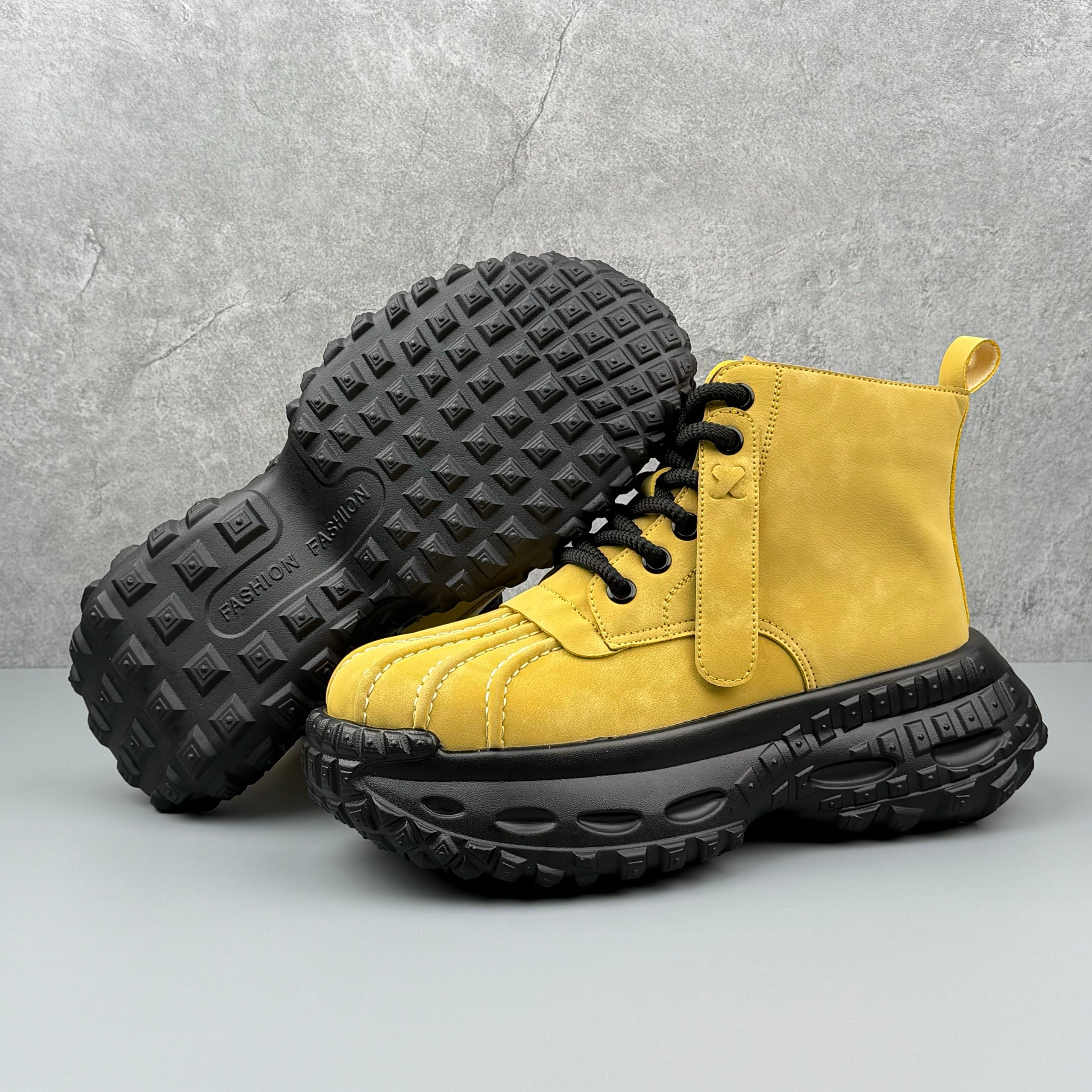 Hybriss Monolith – Retro Futuristik Martin Boots