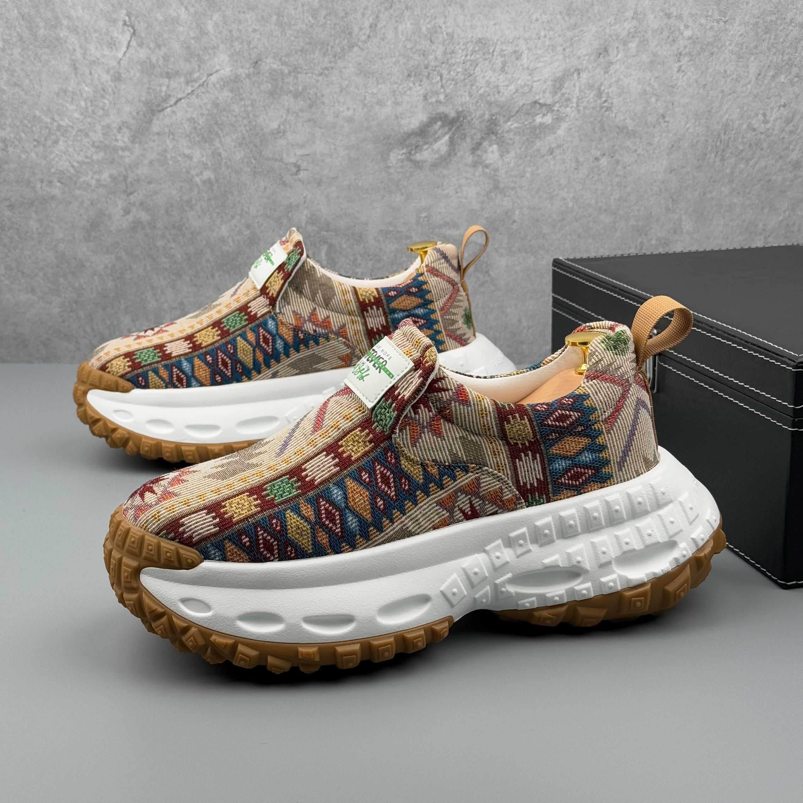 Hybriss Vnnsijie EmbroAir Yellow– Sporty Casual Slip-On Shoes