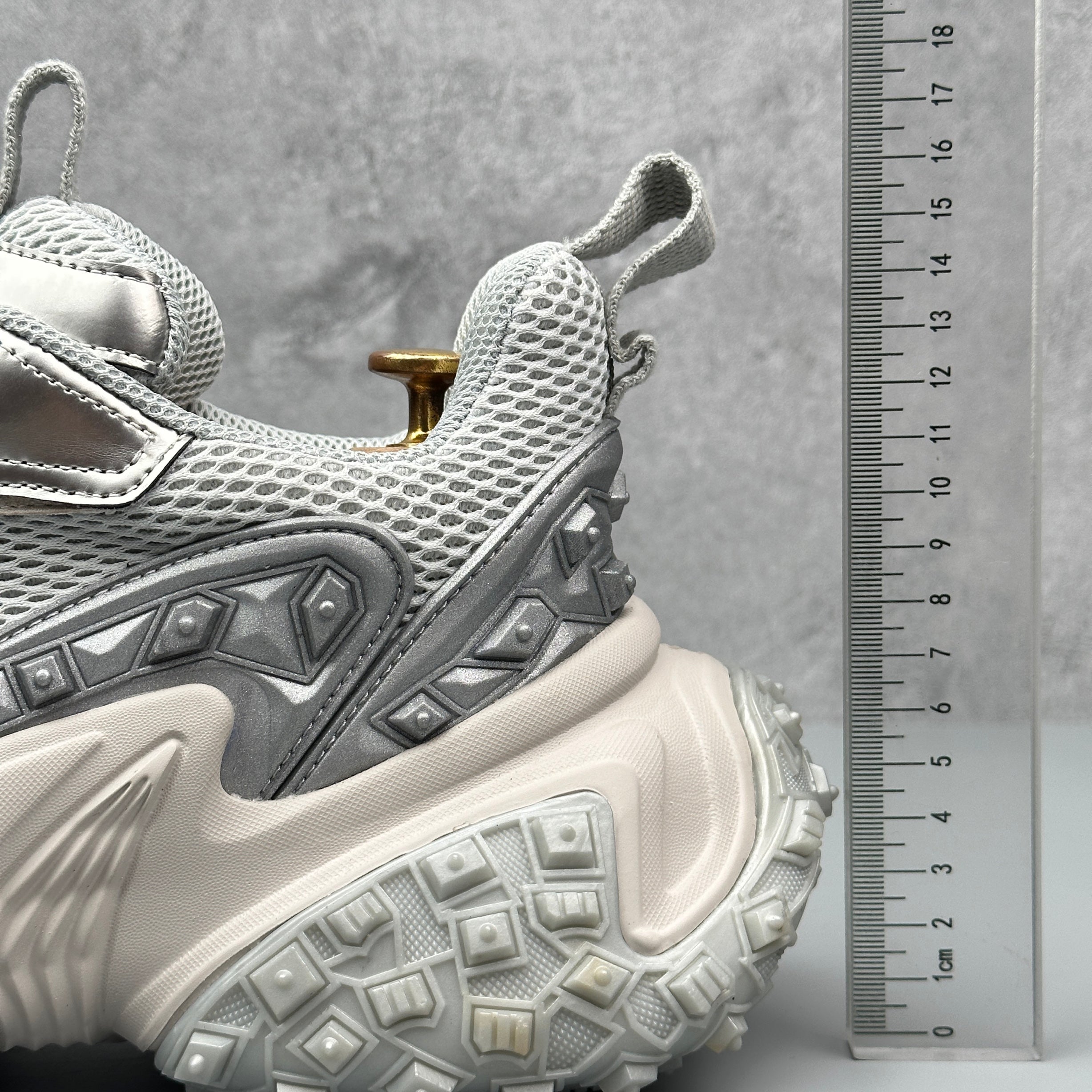 Hybriss Sequora Silver– Youth Dad Shoes