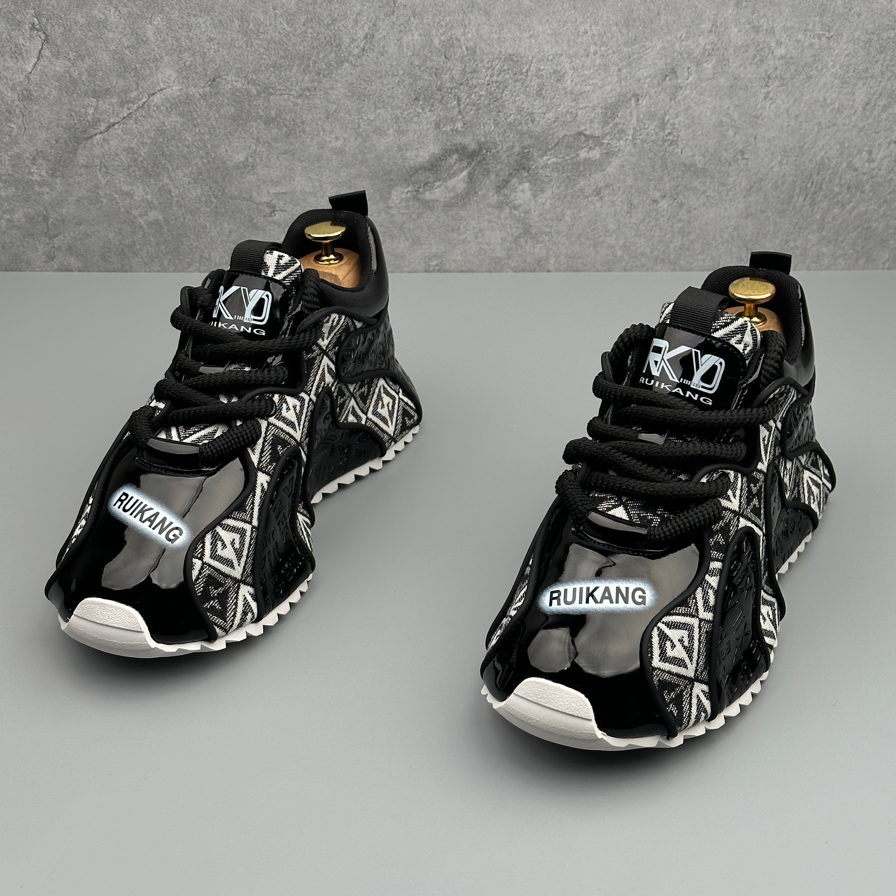 Hybriss Cabuncci EmbroLift Black– Casual Shoes