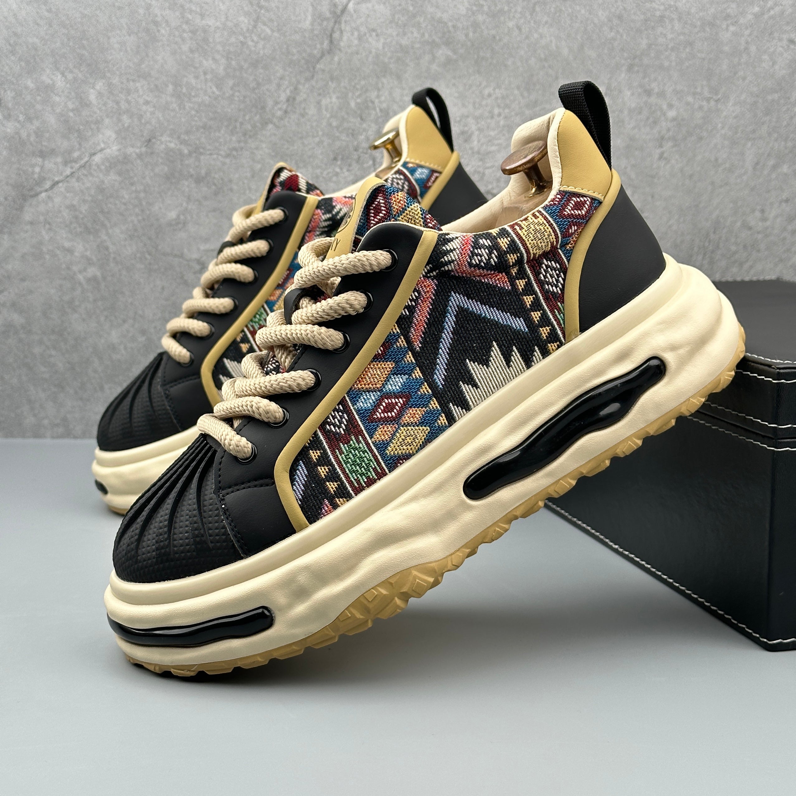 Hybriss VintageStitch Black– PU & Mikrofaserleder Sneakers