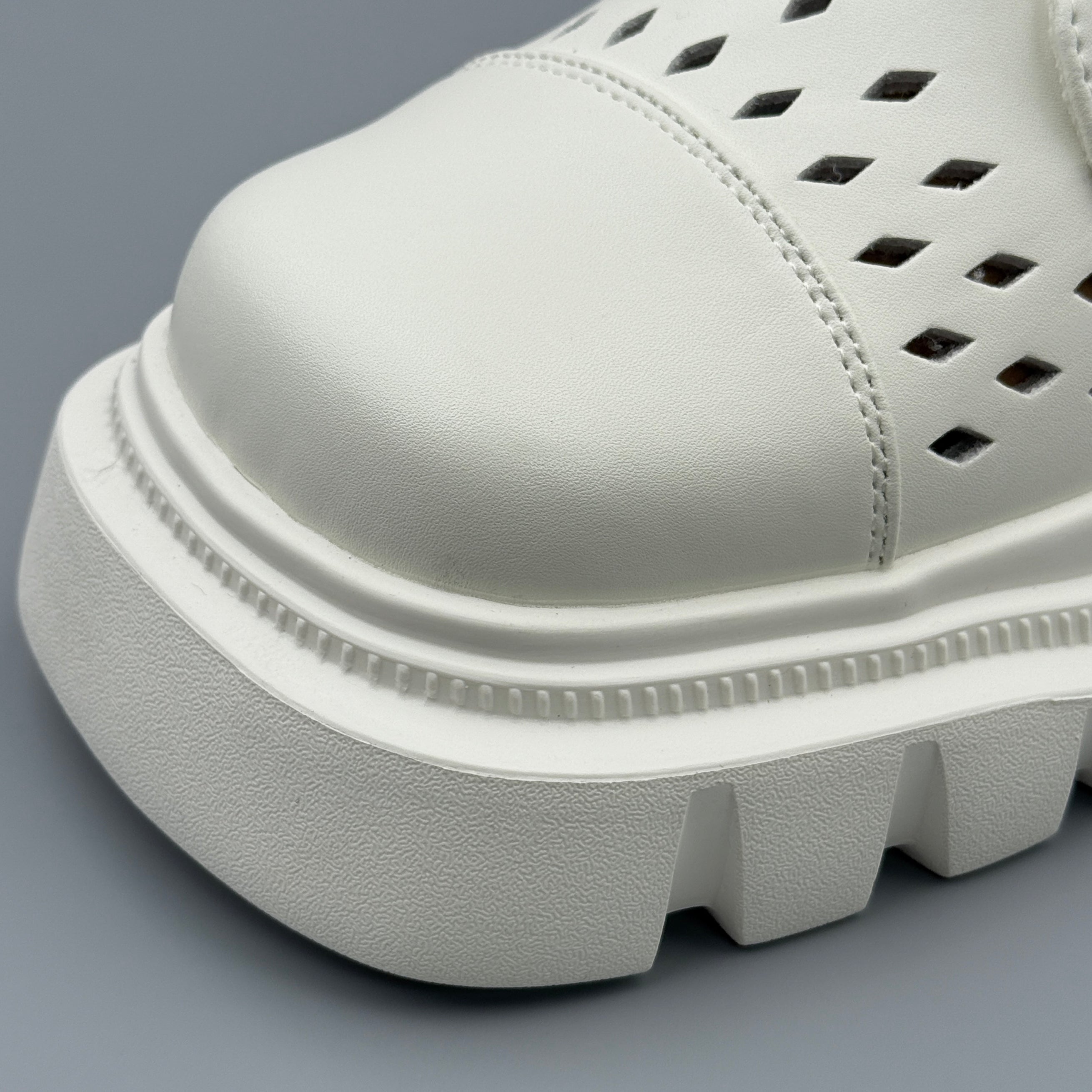 Hybriss Axis– Square Toe Martin Boots