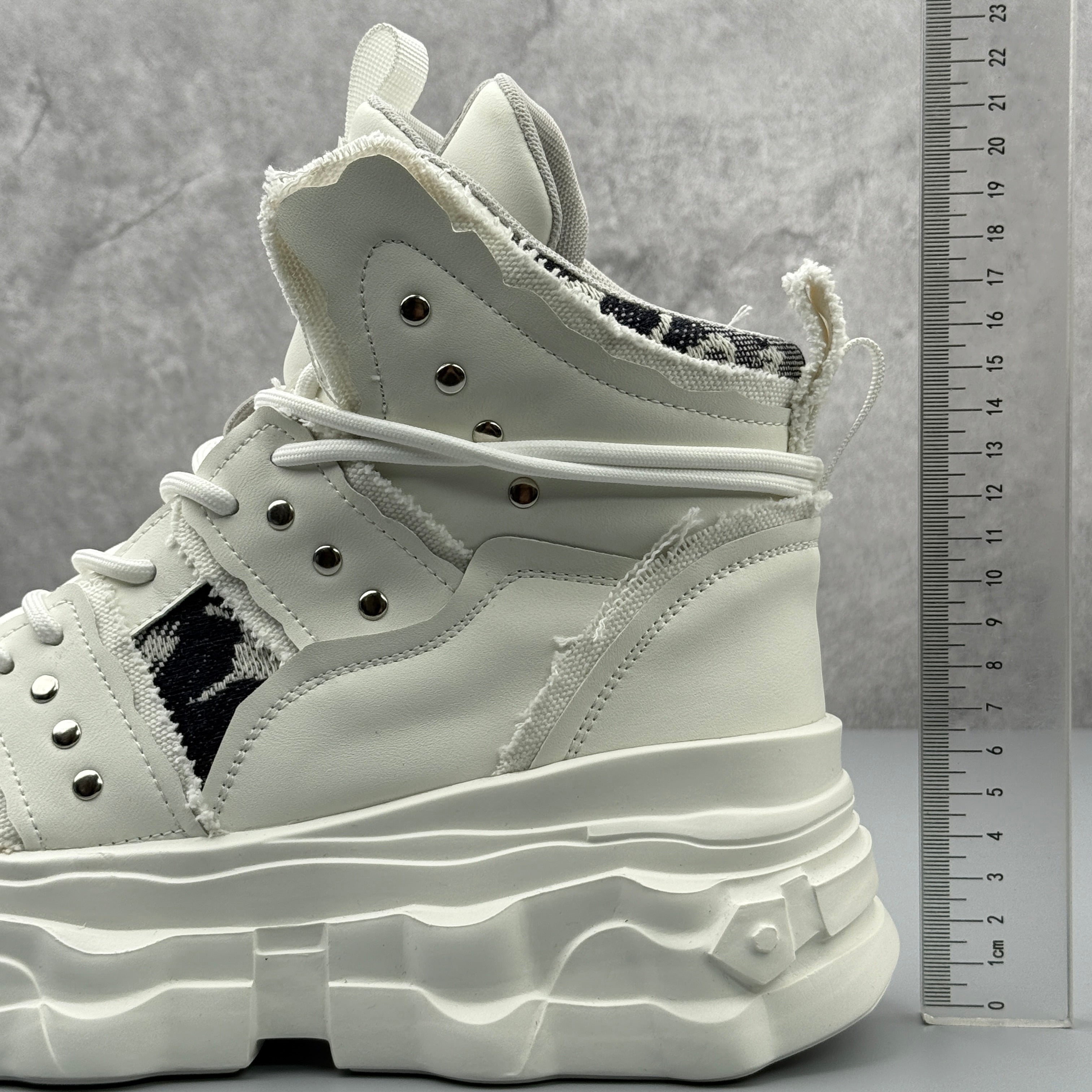 Hybriss Splice– Multi-Material Martin Boots