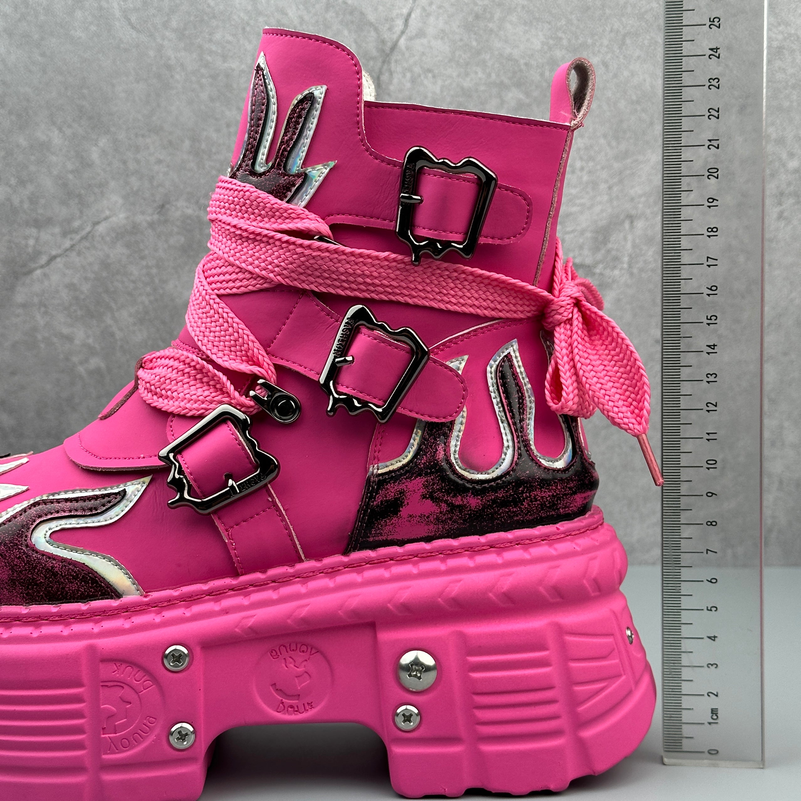 Hybriss Havoc – Punk Cargo Boots