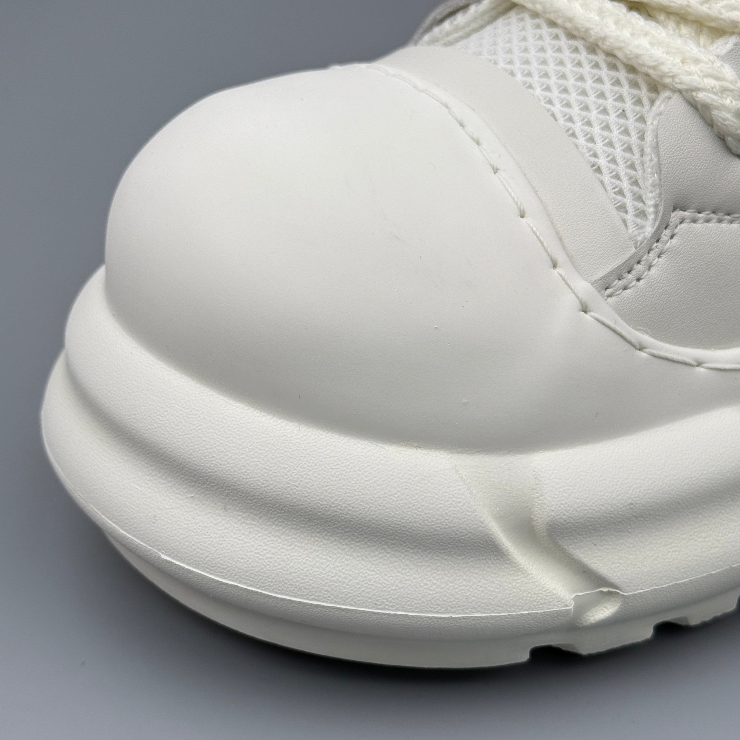 Hybriss SimpleStitch White– PU & Mikrofaserleder Sommer-Sneakers