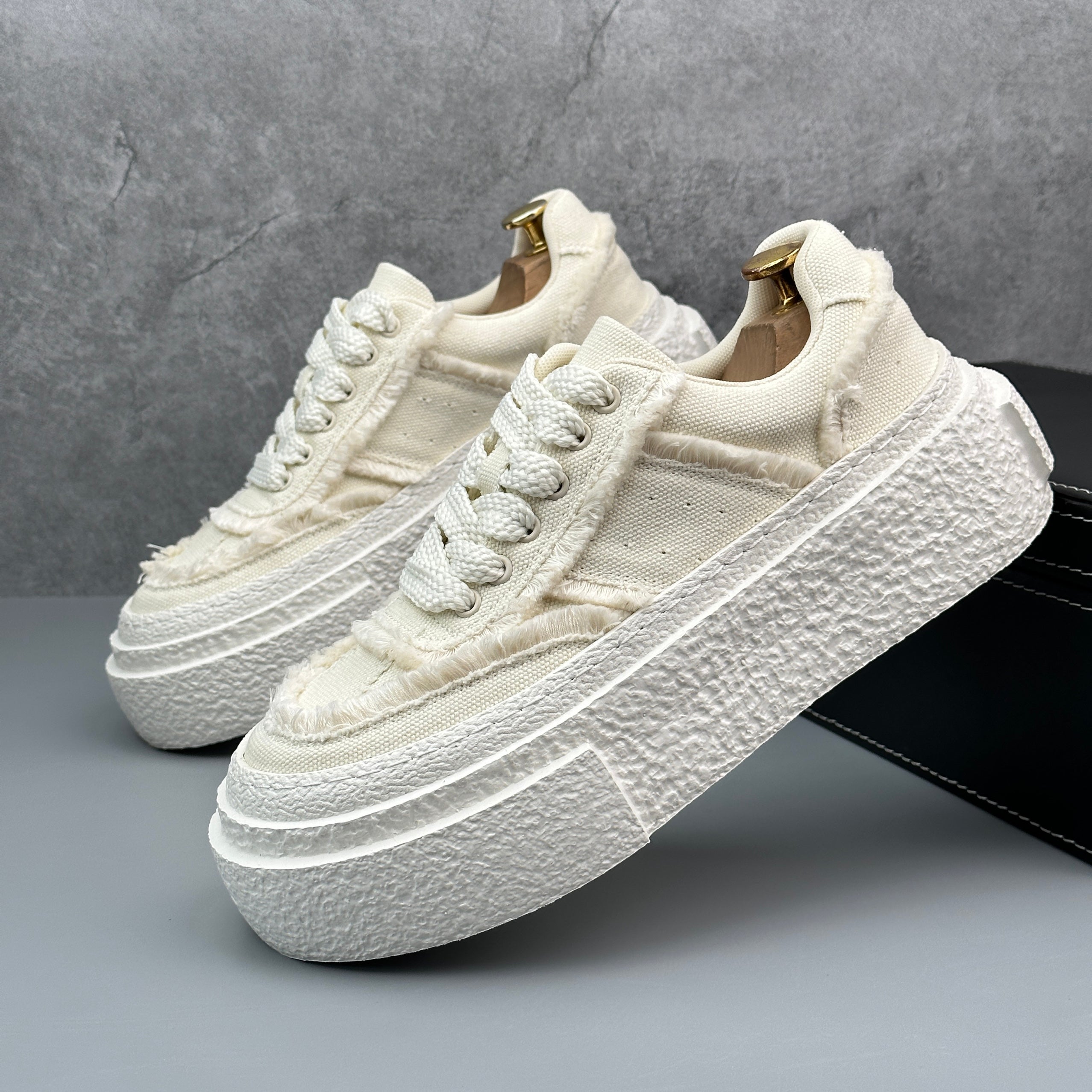 Hybriss TasselCore – Mikrofaserleder Sneakers