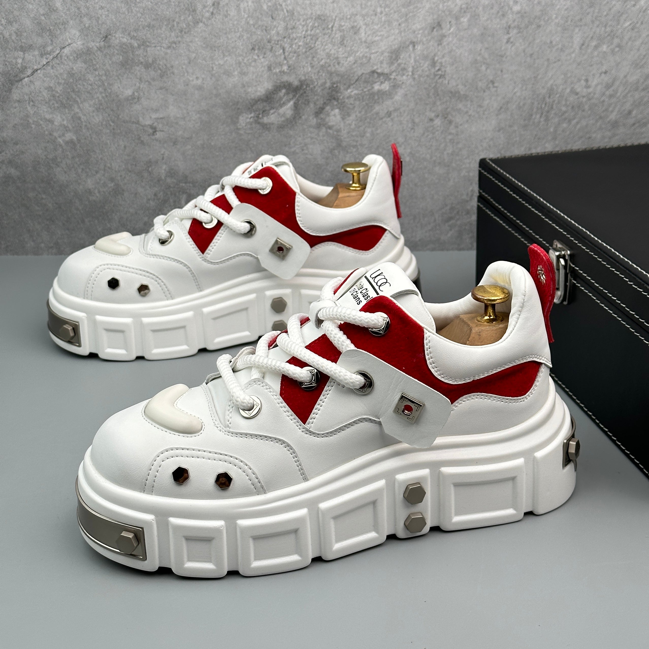 Hybriss RivetCore White Red– Chinese Style Dad Shoes