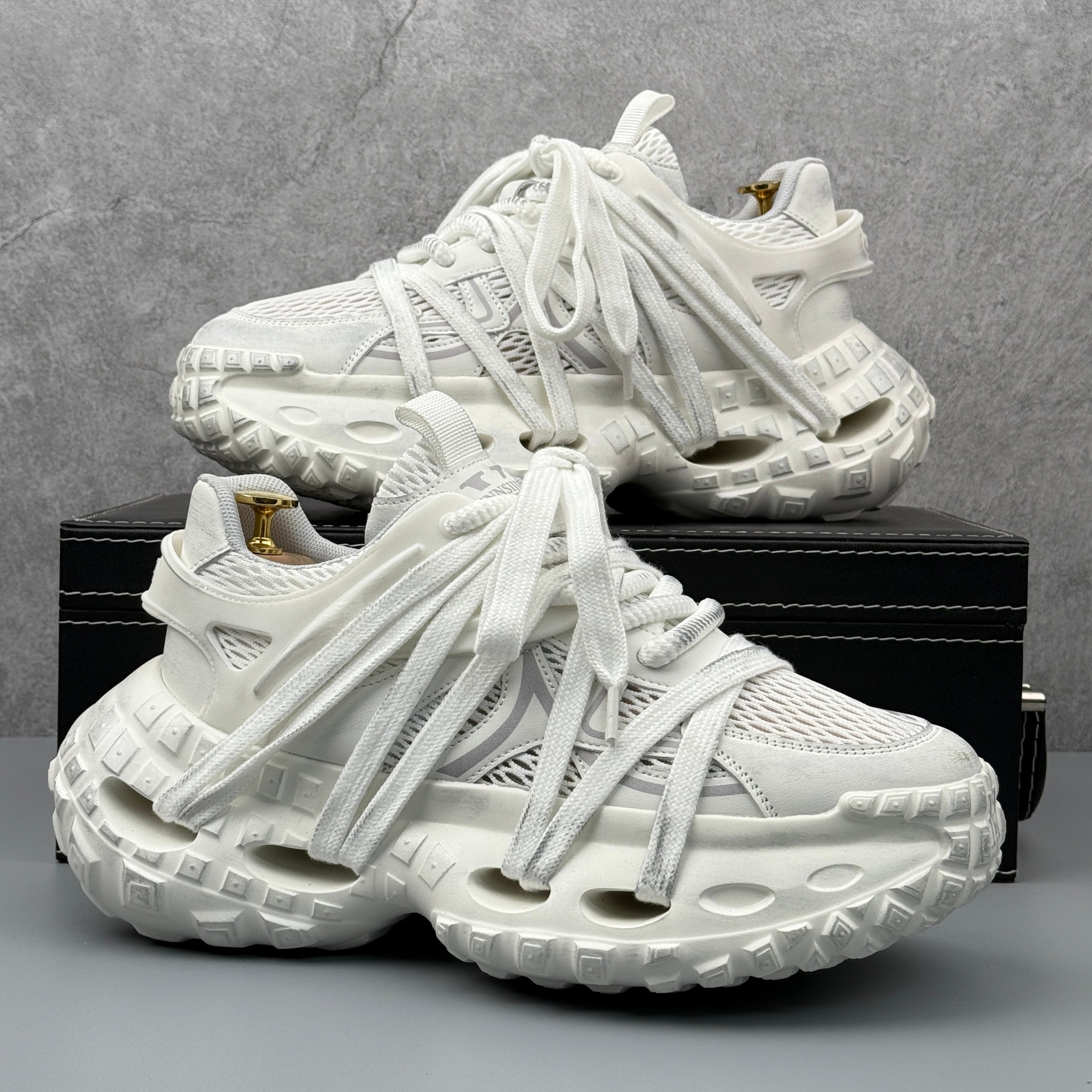 Hybriss DailyThread White– Retro Dad Shoes