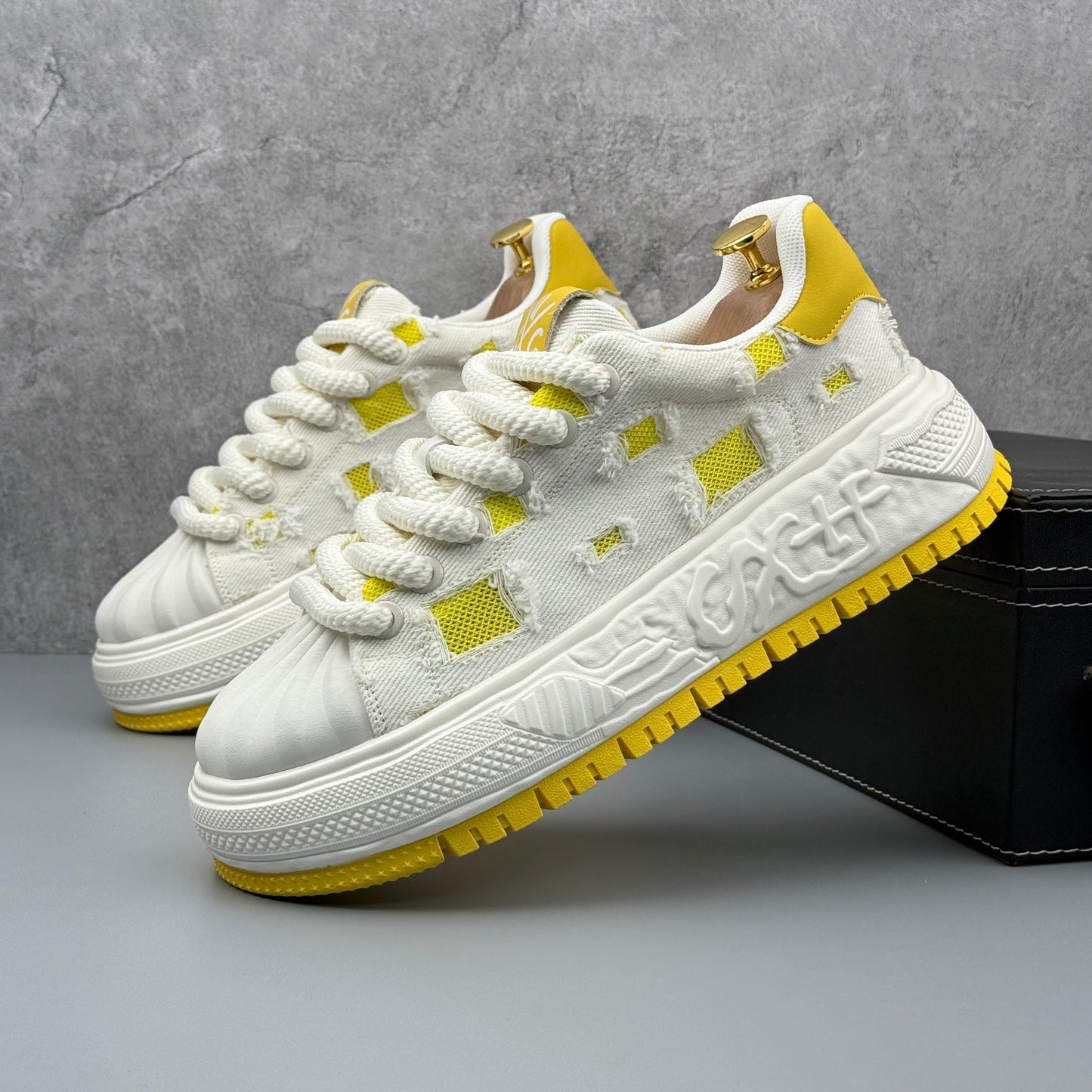 Hybriss VANDAL-X Distressed Sneaker