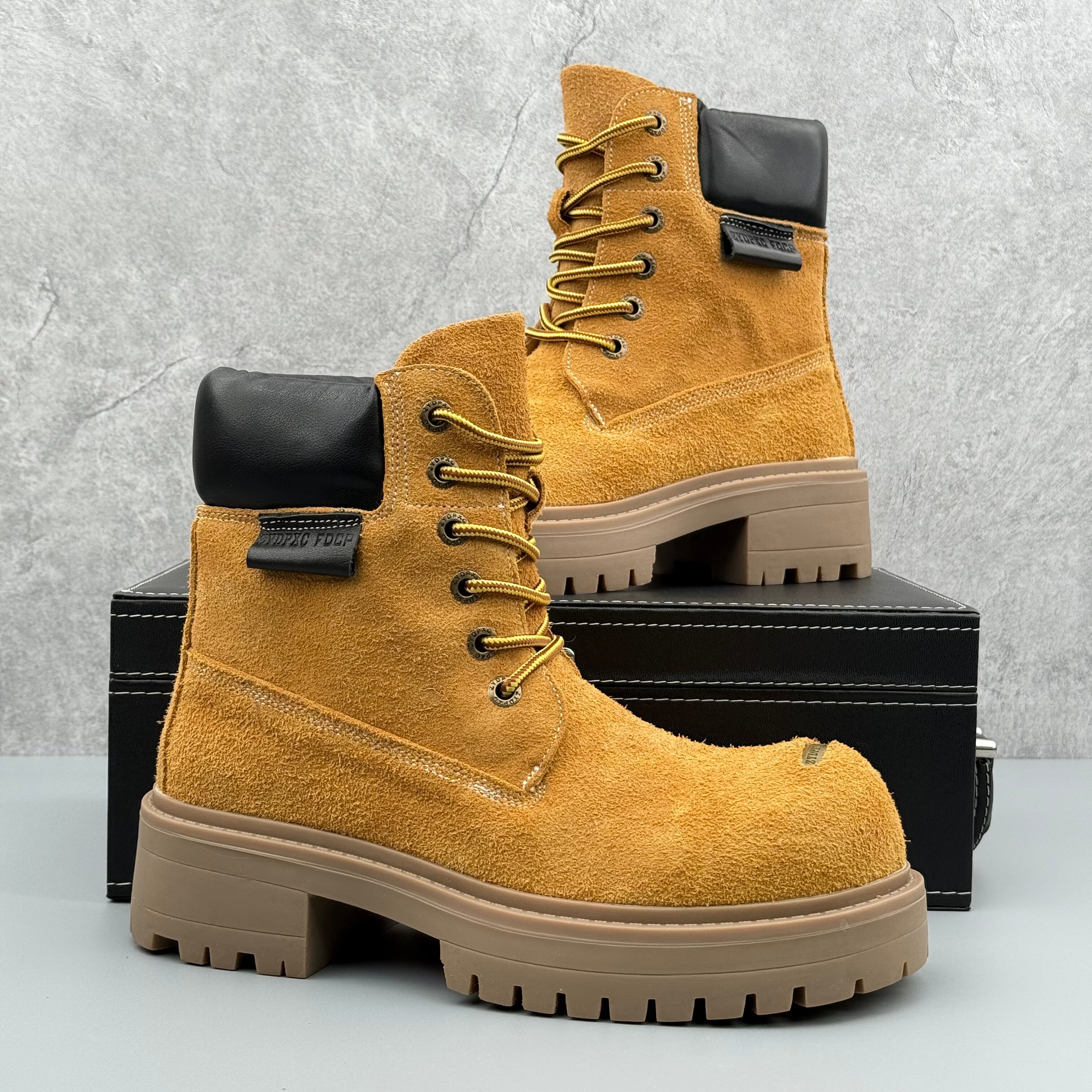 Hybriss Threadmore Apricot– Martin Boots in English style