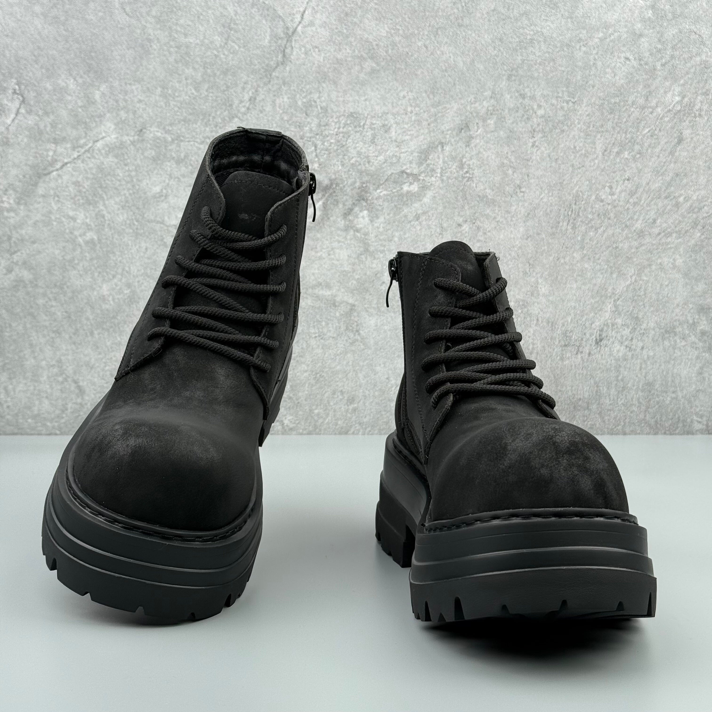 Hybriss NubuckRise – Short‑Tube Nubuck Leather Martin Boots