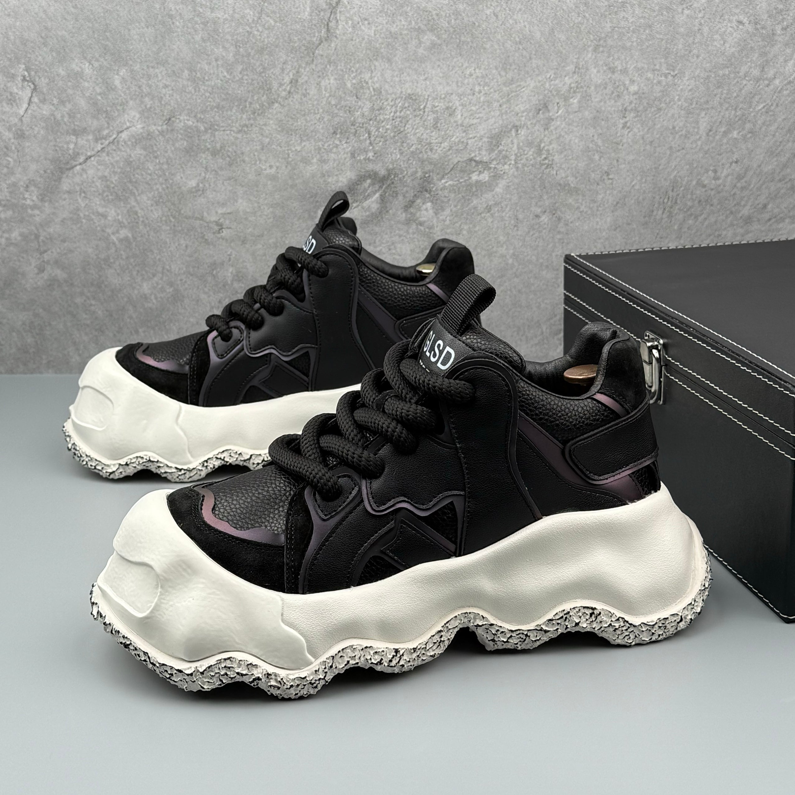 Hybriss PlainLift Black– Dad Shoes