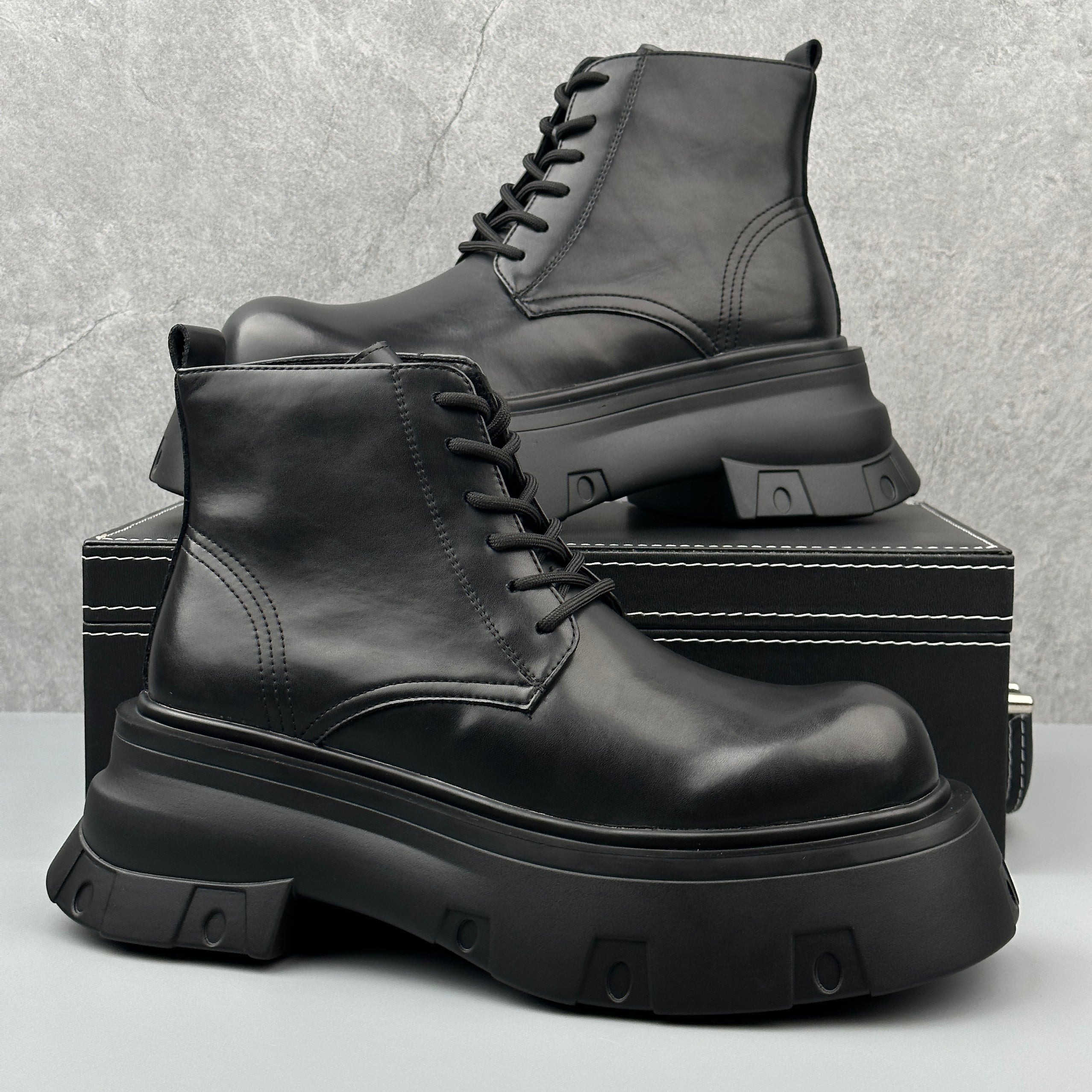 Hybriss Noble– Minimalist Martin Boots