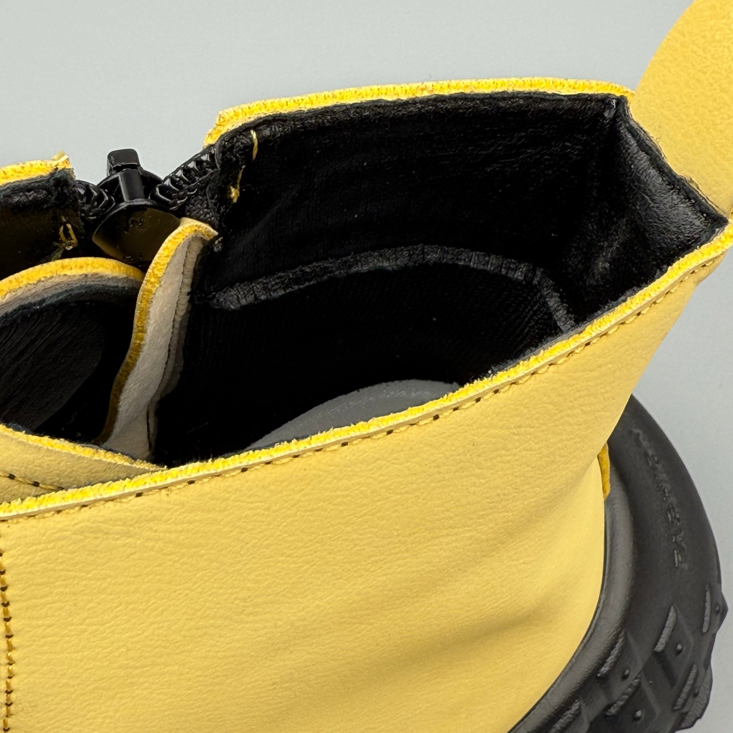 Hybriss Monolith – Retro Futuristik Martin Boots