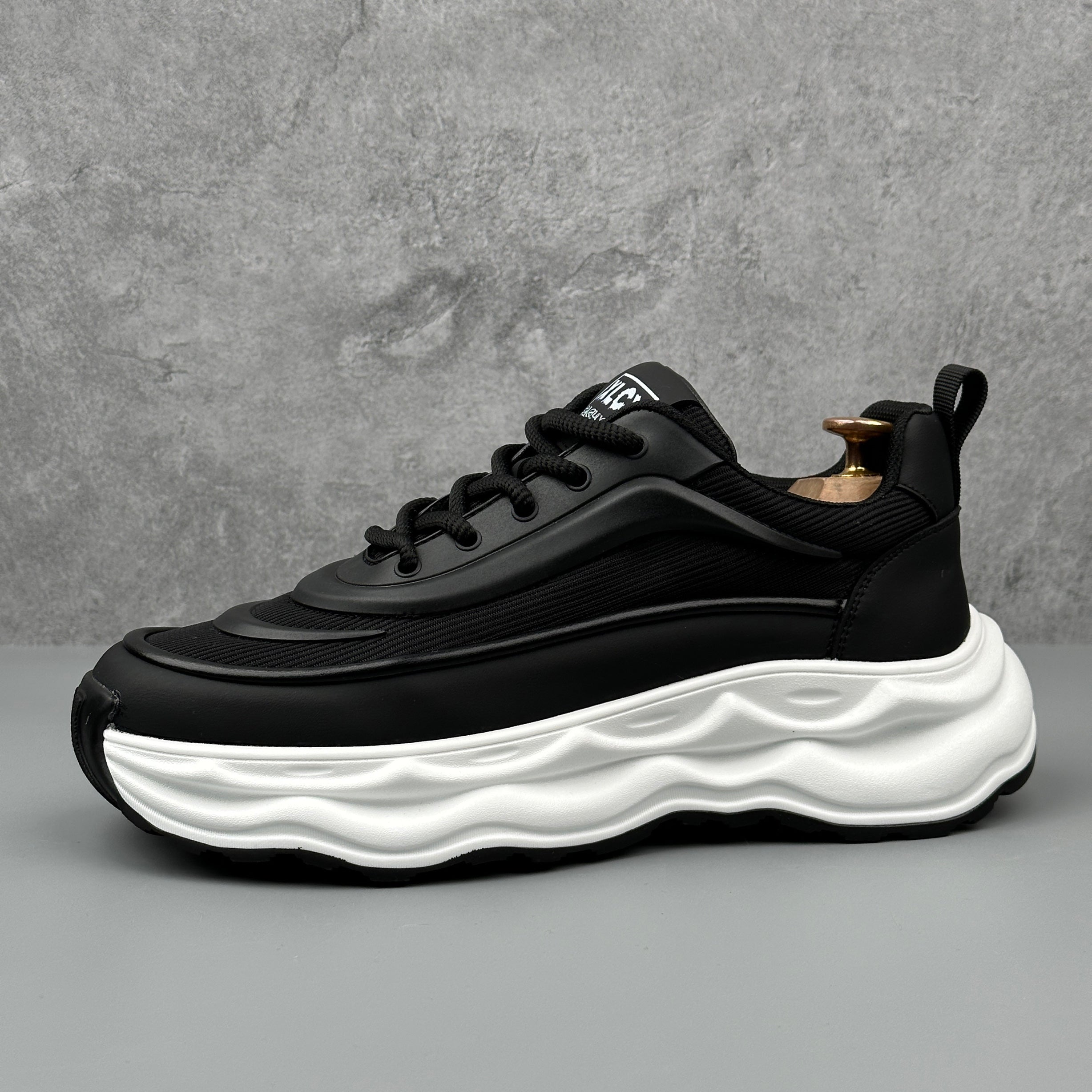 Hybriss ThreadBreath Black– Casual Dad Shoes