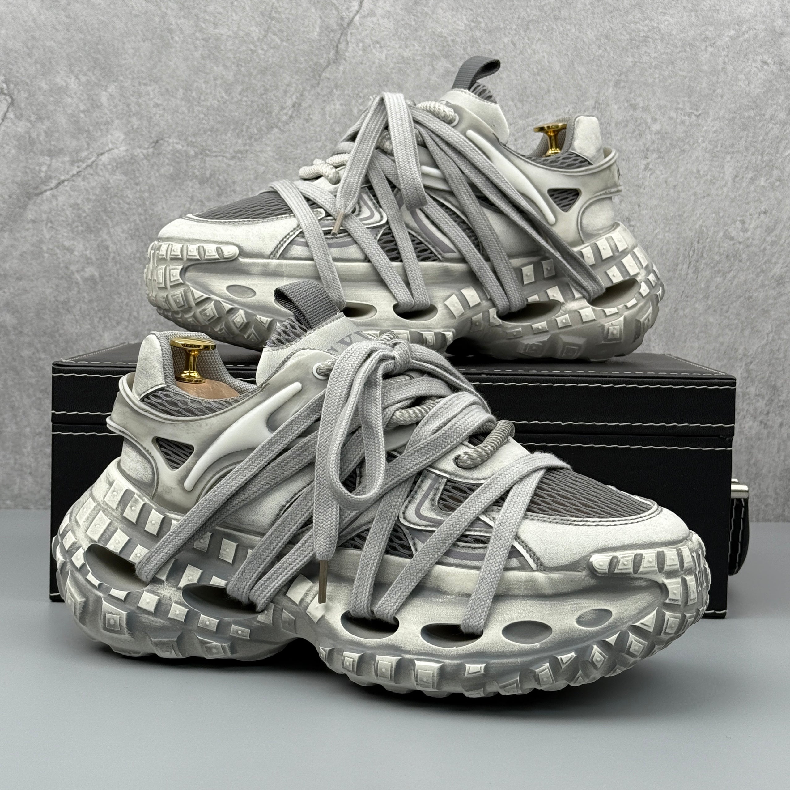 Hybriss UCOC ThreadLift– Retro Dad Shoes