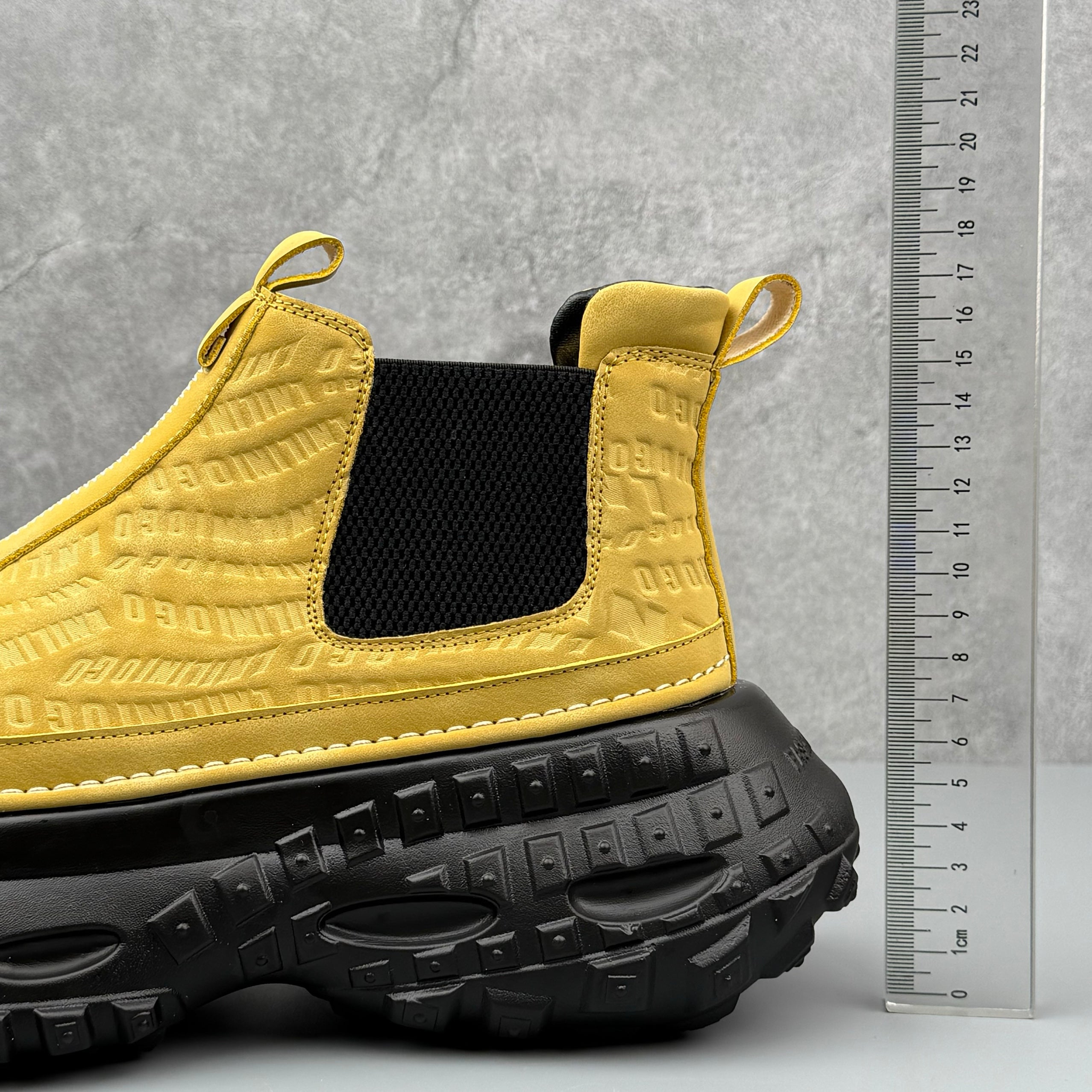 Hybriss Axis – Nubuk Chelsea Boots