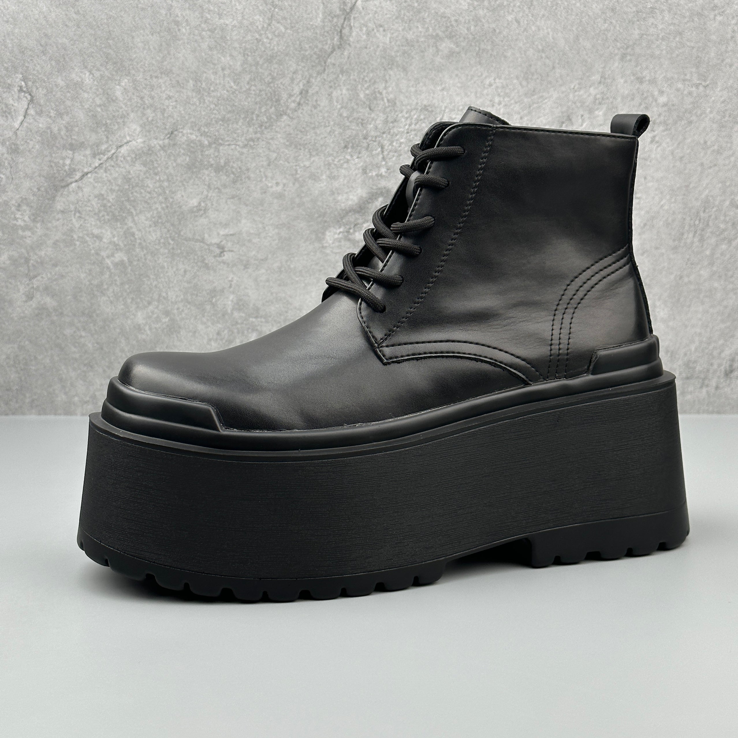 Hybriss Ascend– European Style Martin Boots