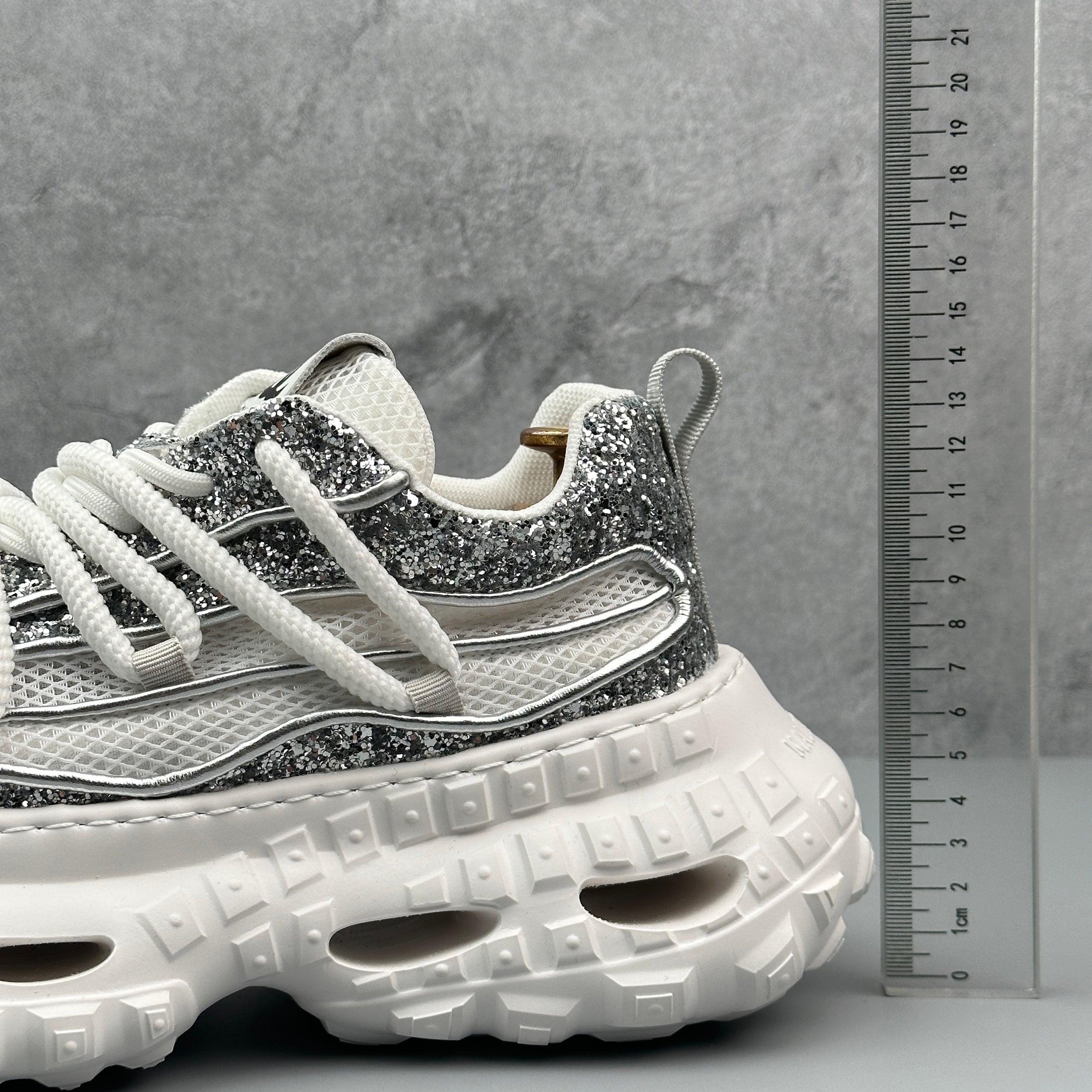 Hybriss ShineWeave White– Youthful Dad Shoes