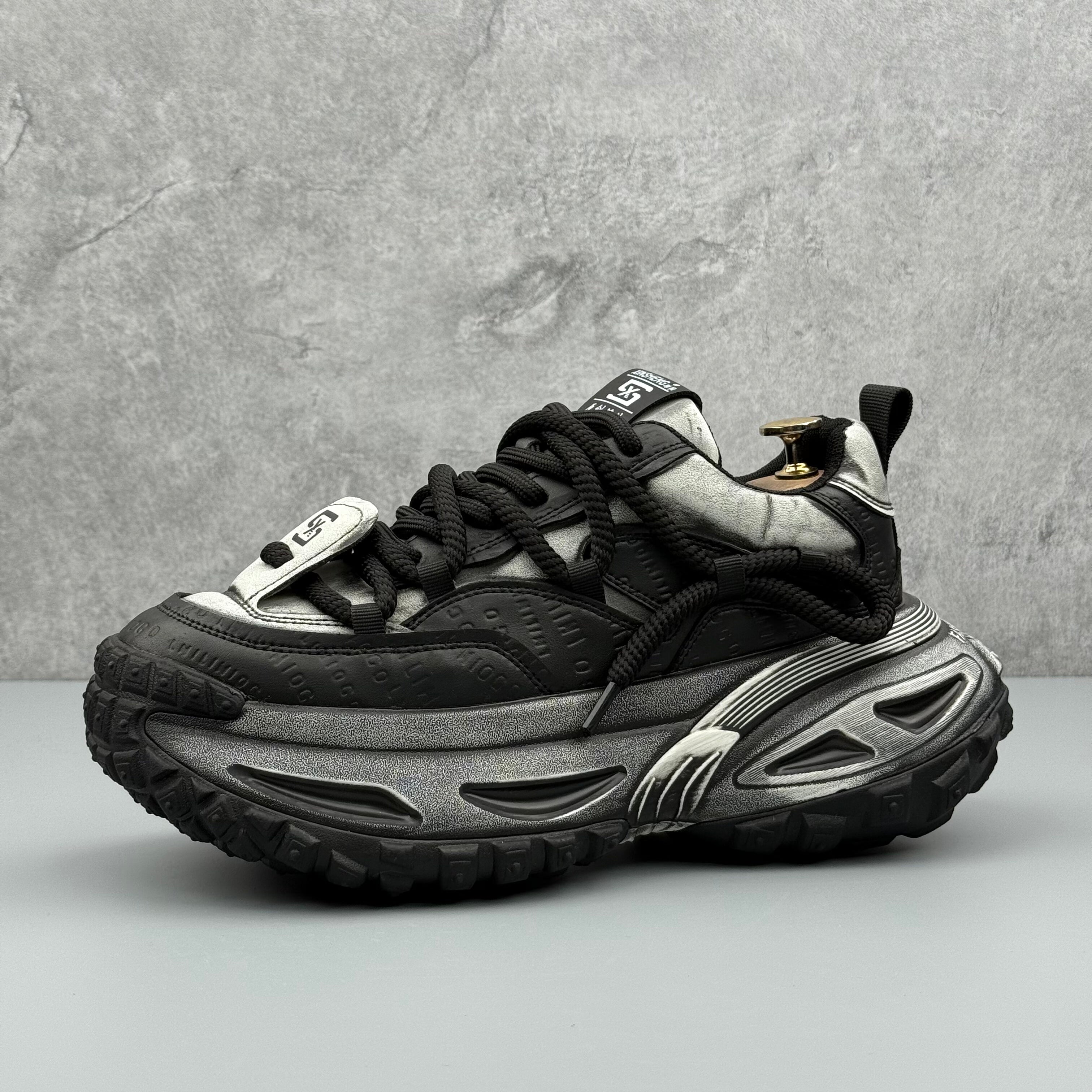 Hybriss CrossRetro Black White– Retro Dad Shoes