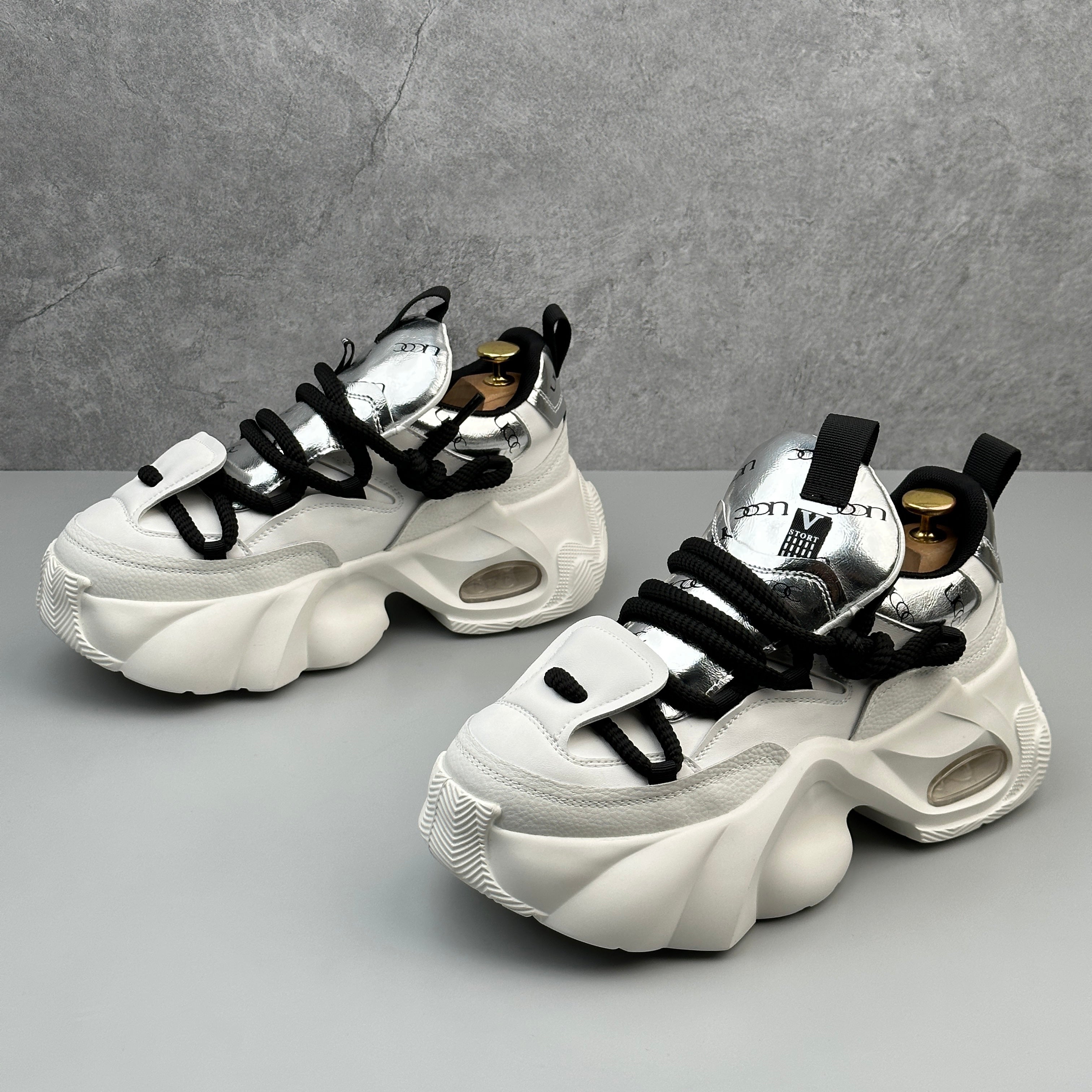 Hybriss SparkSplice Silver– Sporty Dad Shoes