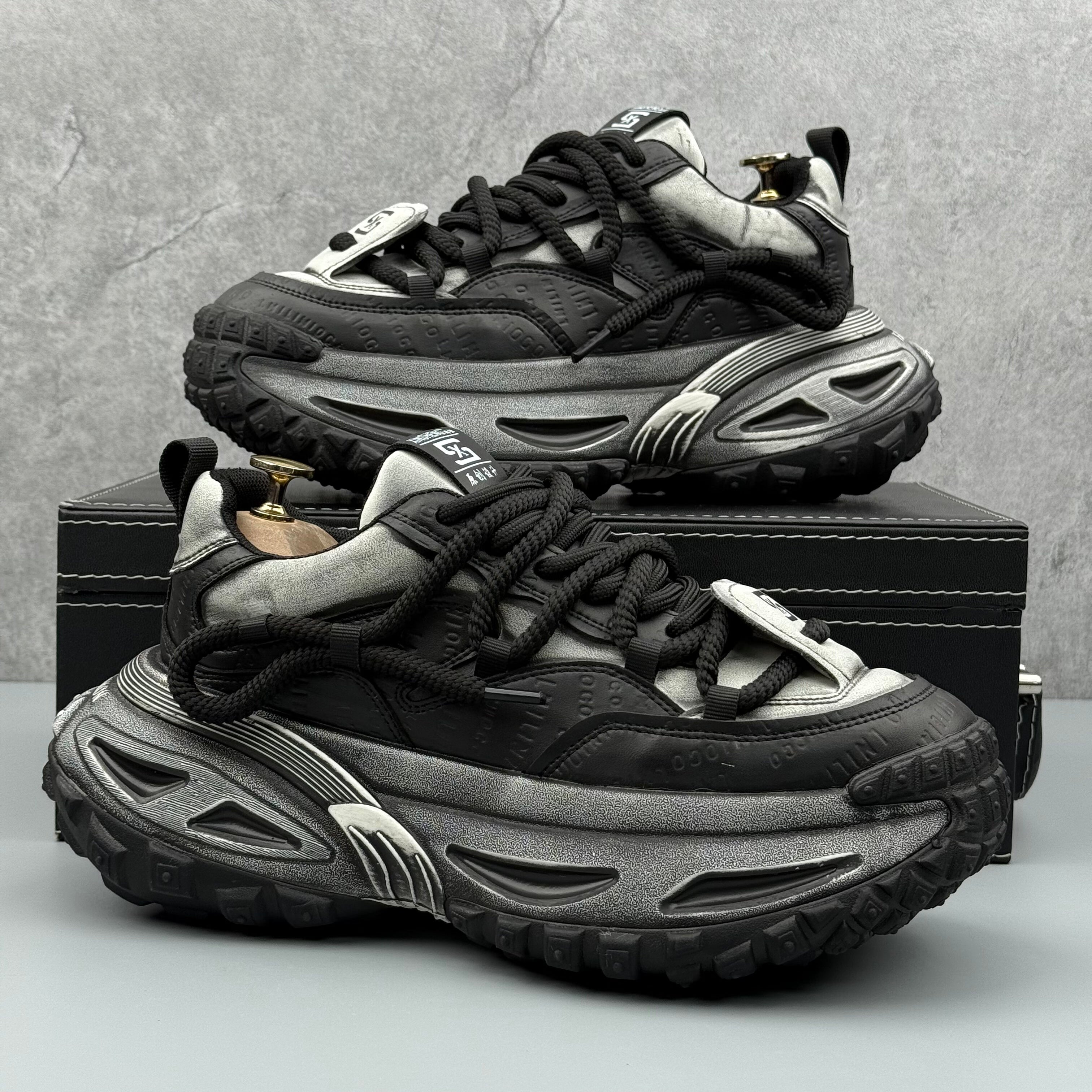 Hybriss CrossRetro Black White– Retro Dad Shoes