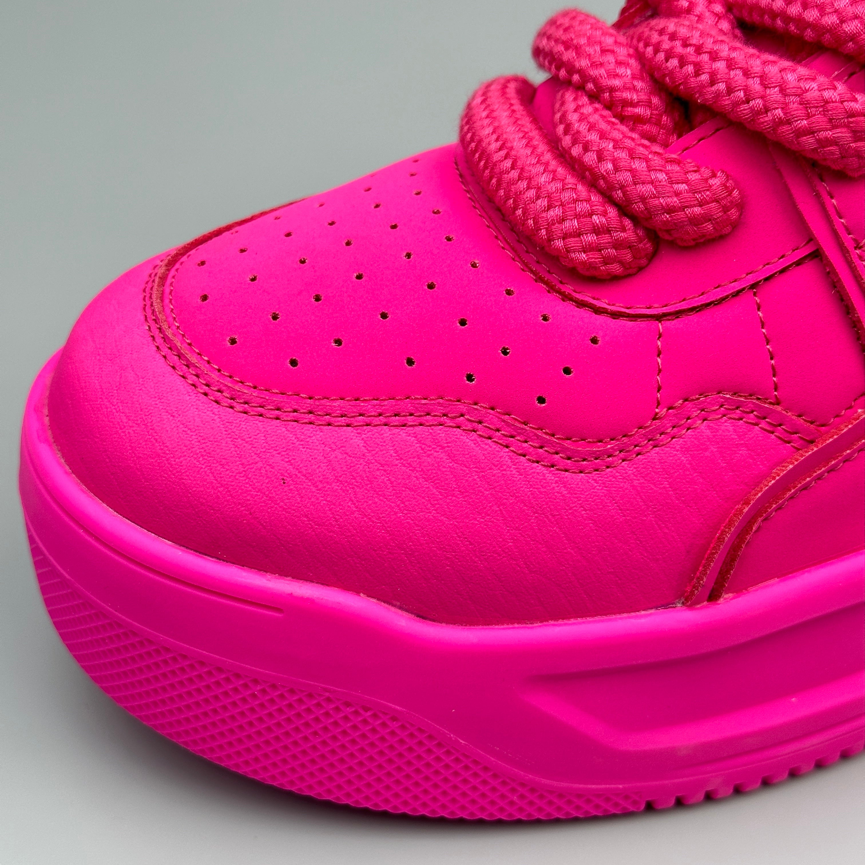 Hybriss RivetKorea – Mikrofaserleder White Shoes