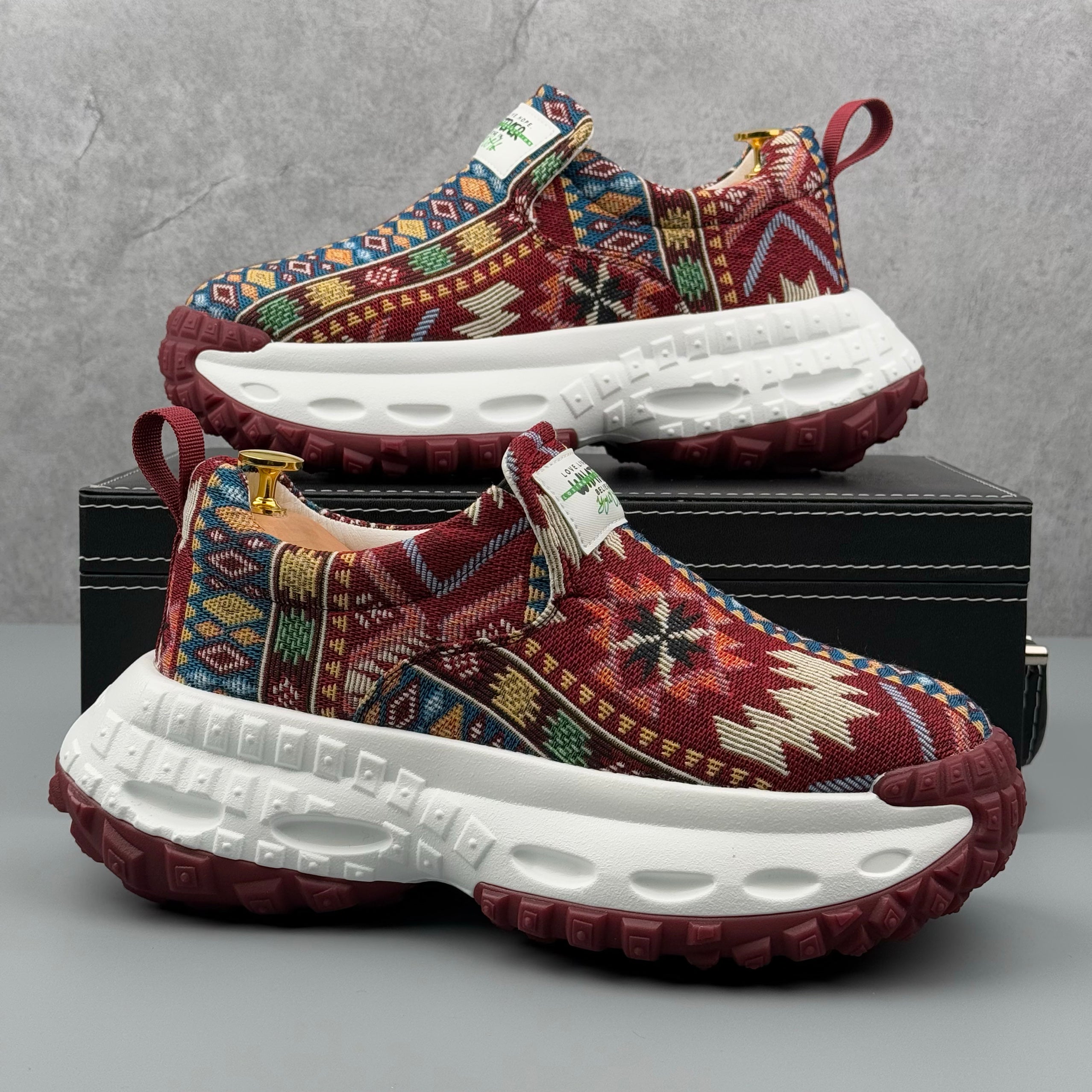 Hybriss Vnnsijie EmbroAir Red– Sporty Casual Slip-On Shoes