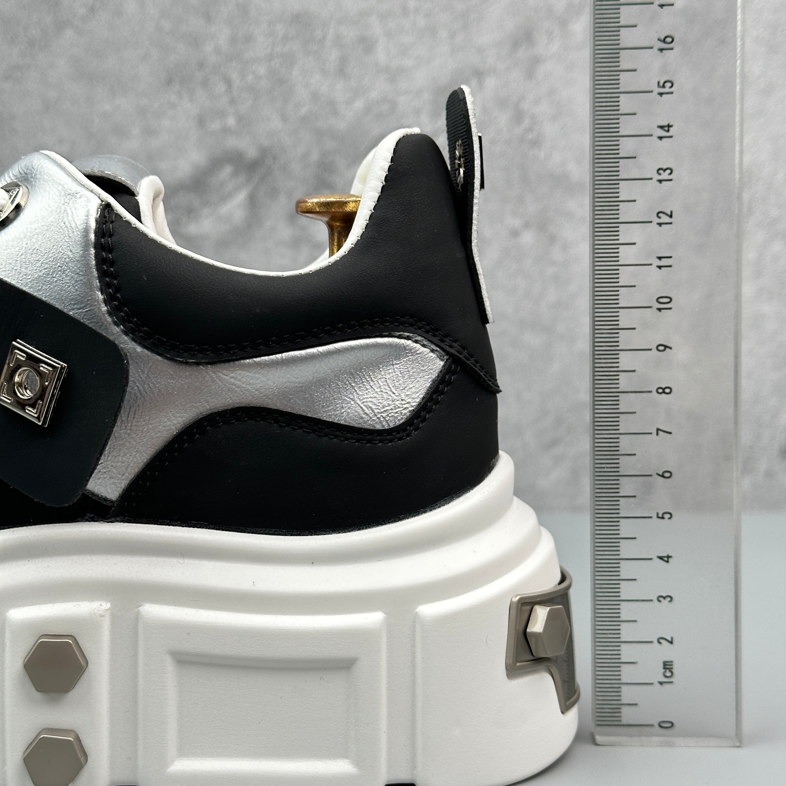 Hybriss RivetCore Black White– Chinese Style Dad Shoes