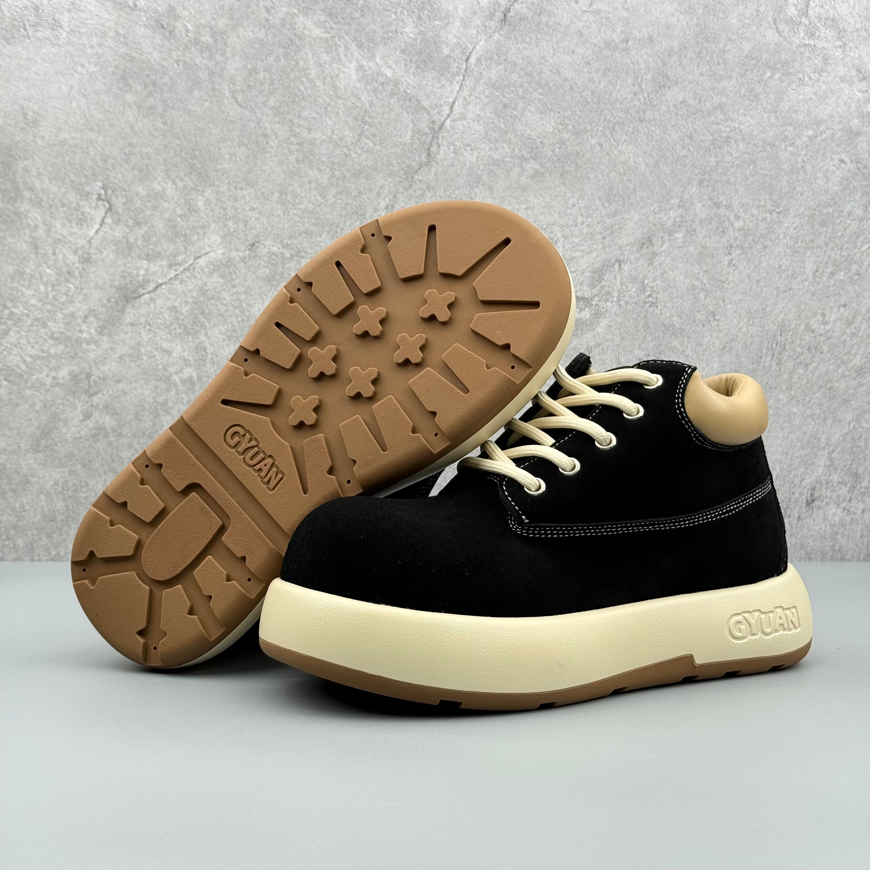 Hybriss Summit– Nubuck Martin Boots