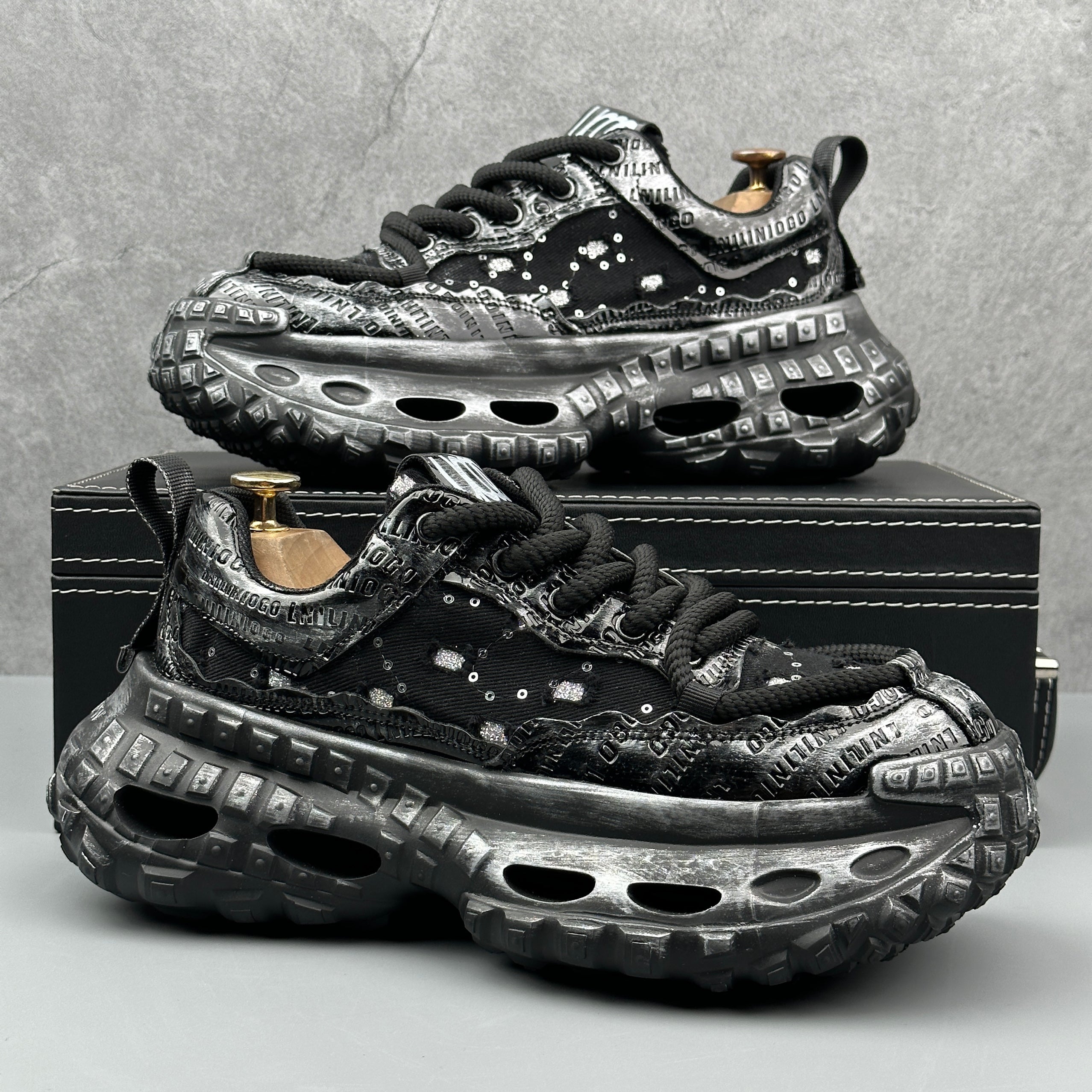 Hybriss RetroSpark Black– Youth Retro Dad Shoes