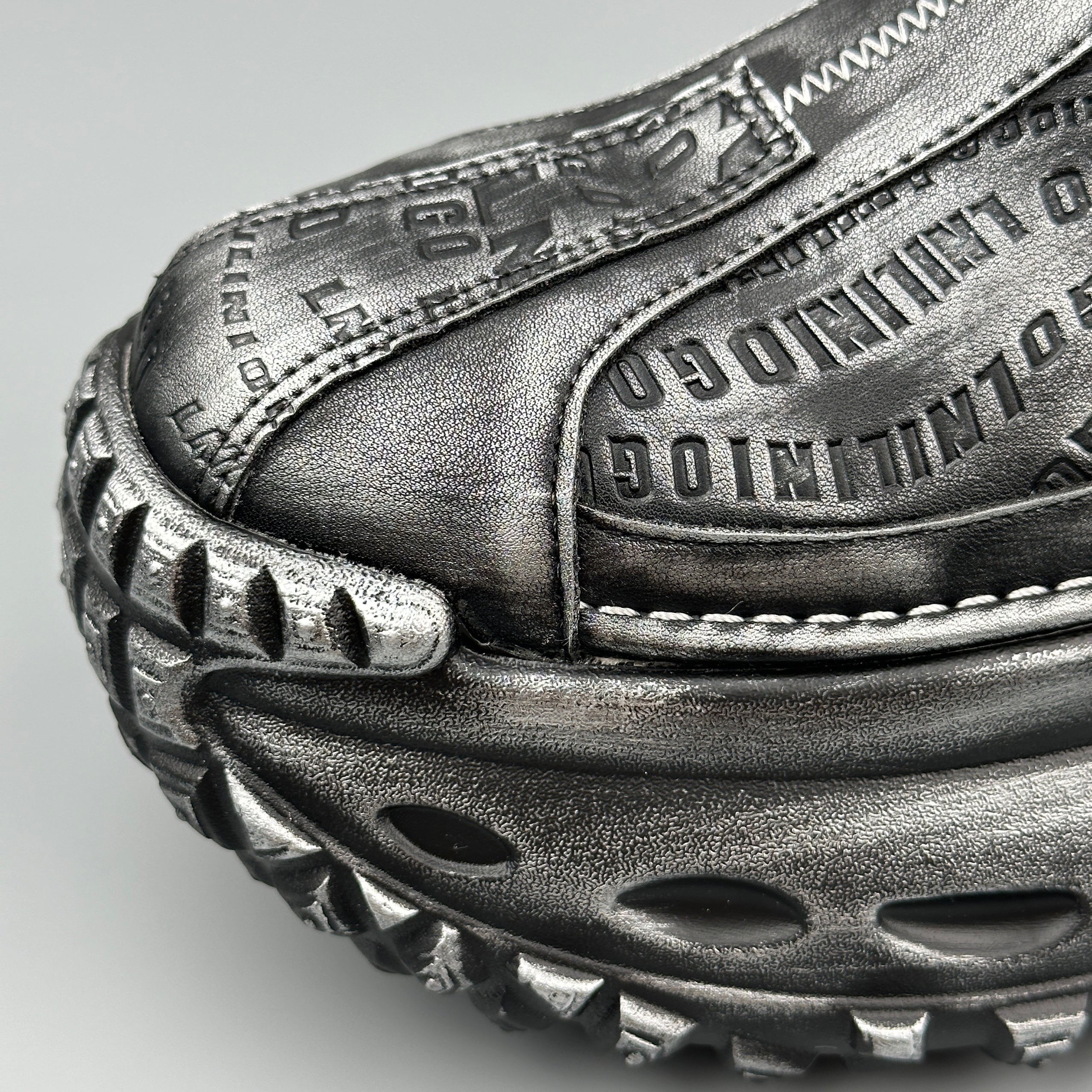 Hybriss Volt – Retro High-Top Cargo Boots