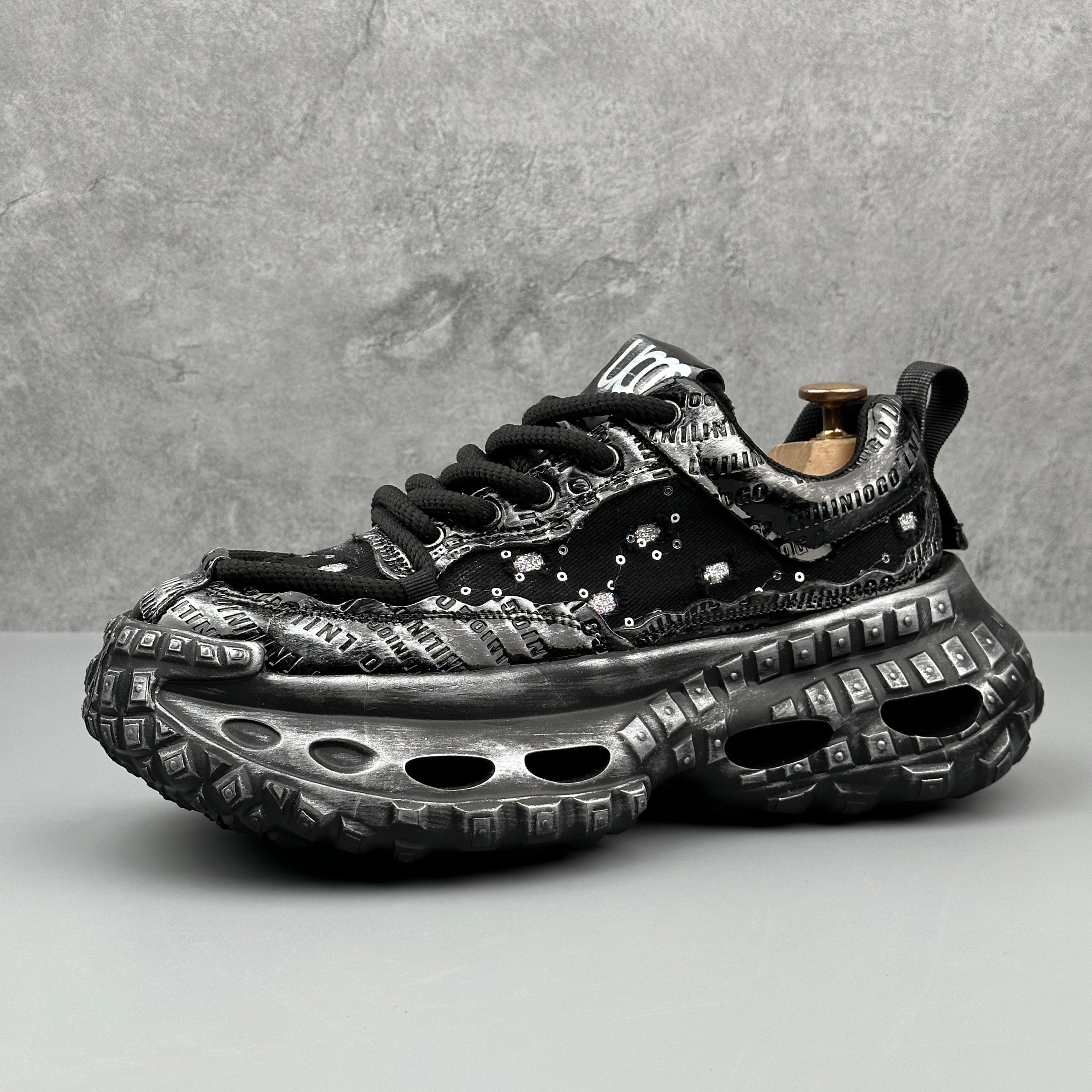 Hybriss RetroSpark Black– Youth Retro Dad Shoes