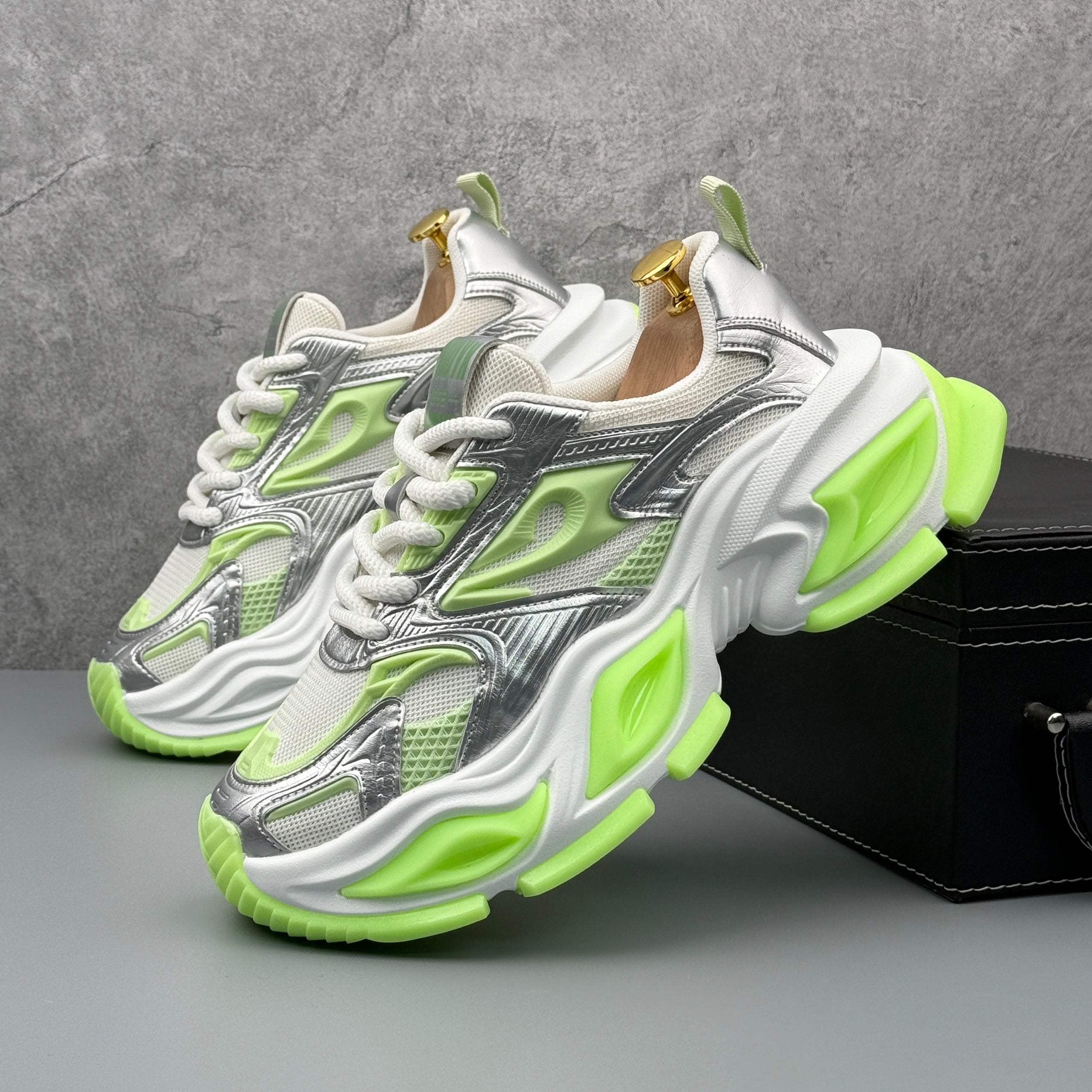 Hybriss ColorMatch Green– Mixed‑Material Dad Shoes