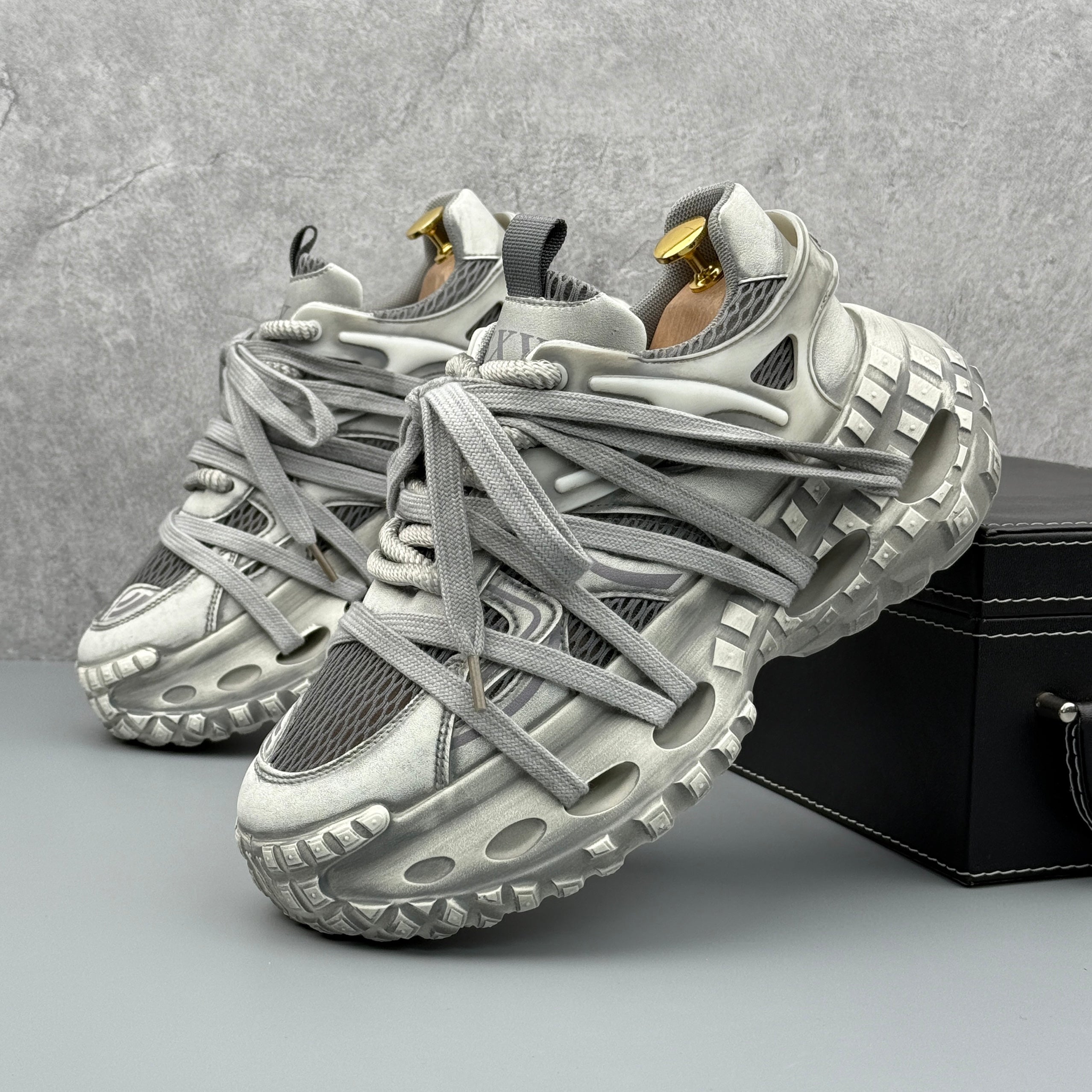 Hybriss UCOC ThreadLift– Retro Dad Shoes