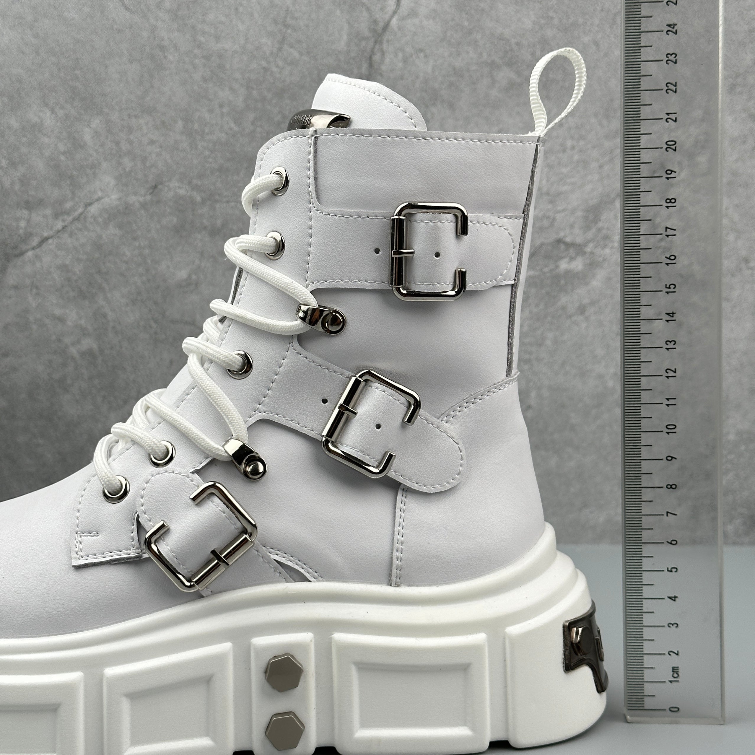 Hybriss Aegon– Metal Detailed Cargo Boots