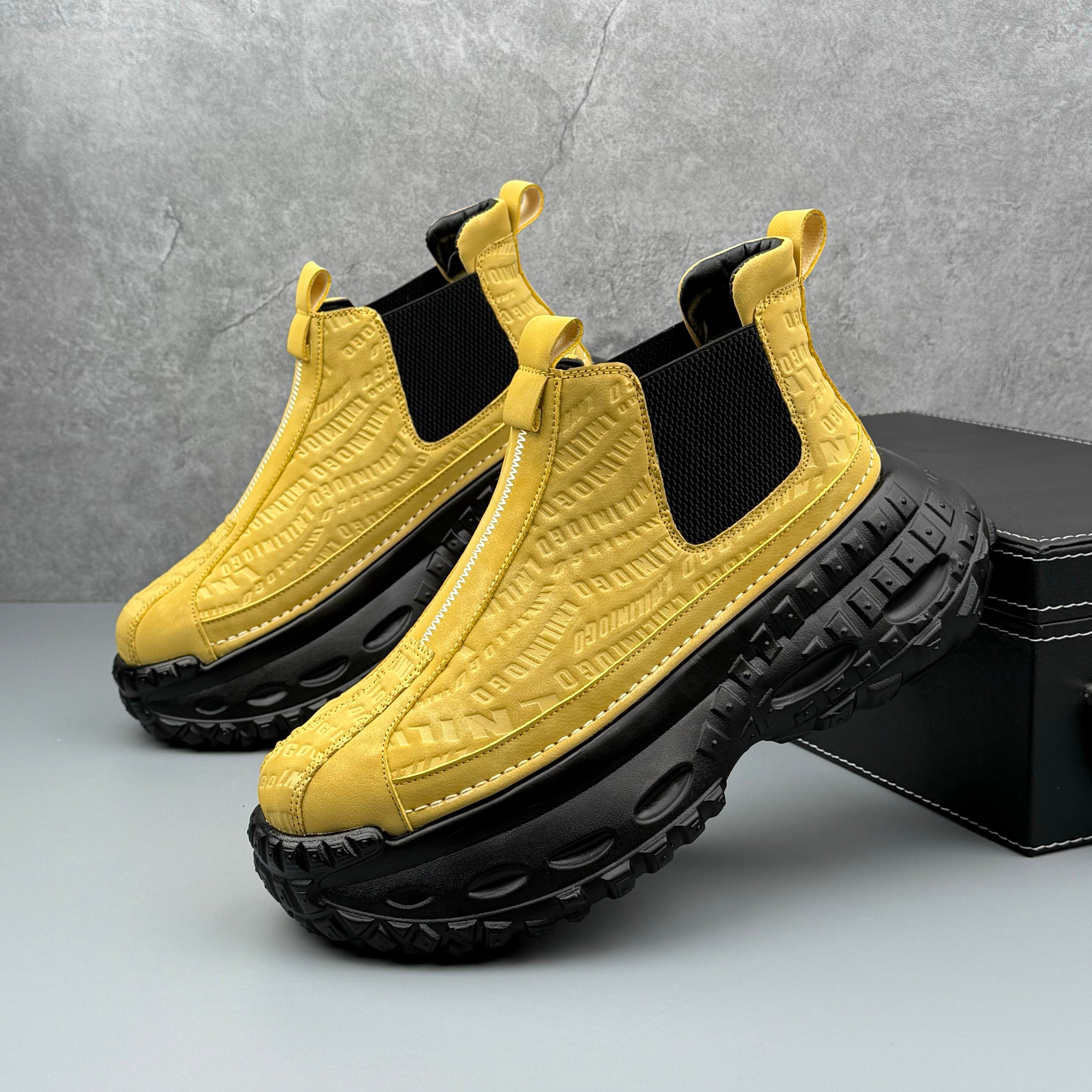 Hybriss Axis – Nubuk Chelsea Boots